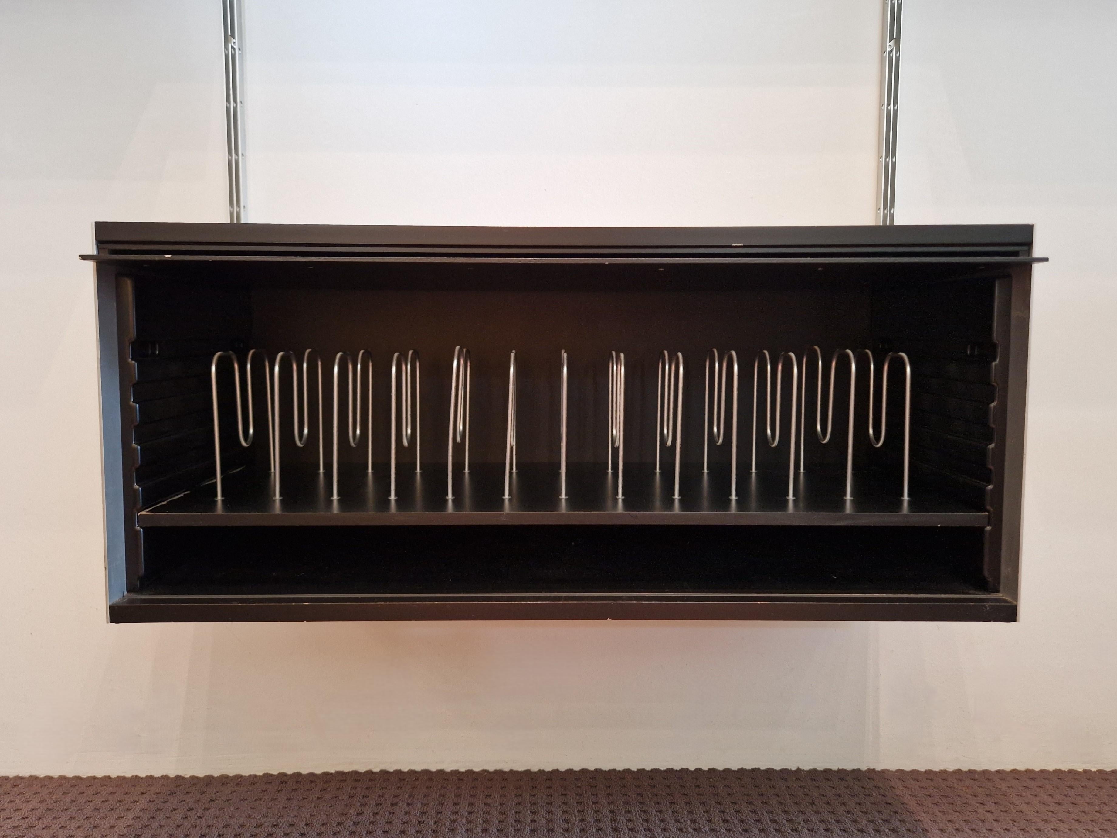Model 606 wall unit in black by Dieter Rams for Vitsoe 2