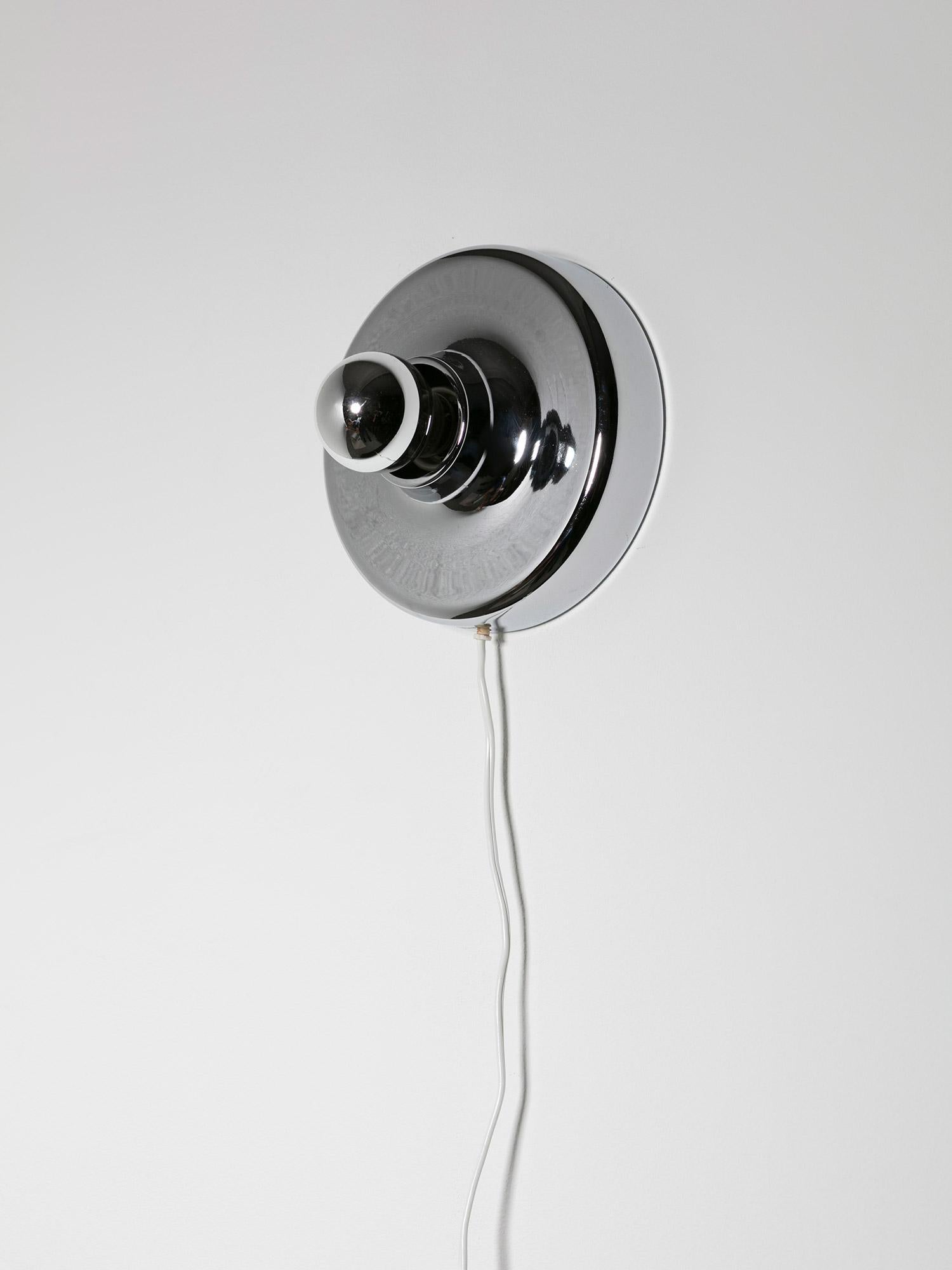 Model 608 Table Chrome Round Lamp by Gino Sarfatti for Arteluce, Italy, 1970s In Good Condition For Sale In Milan, IT