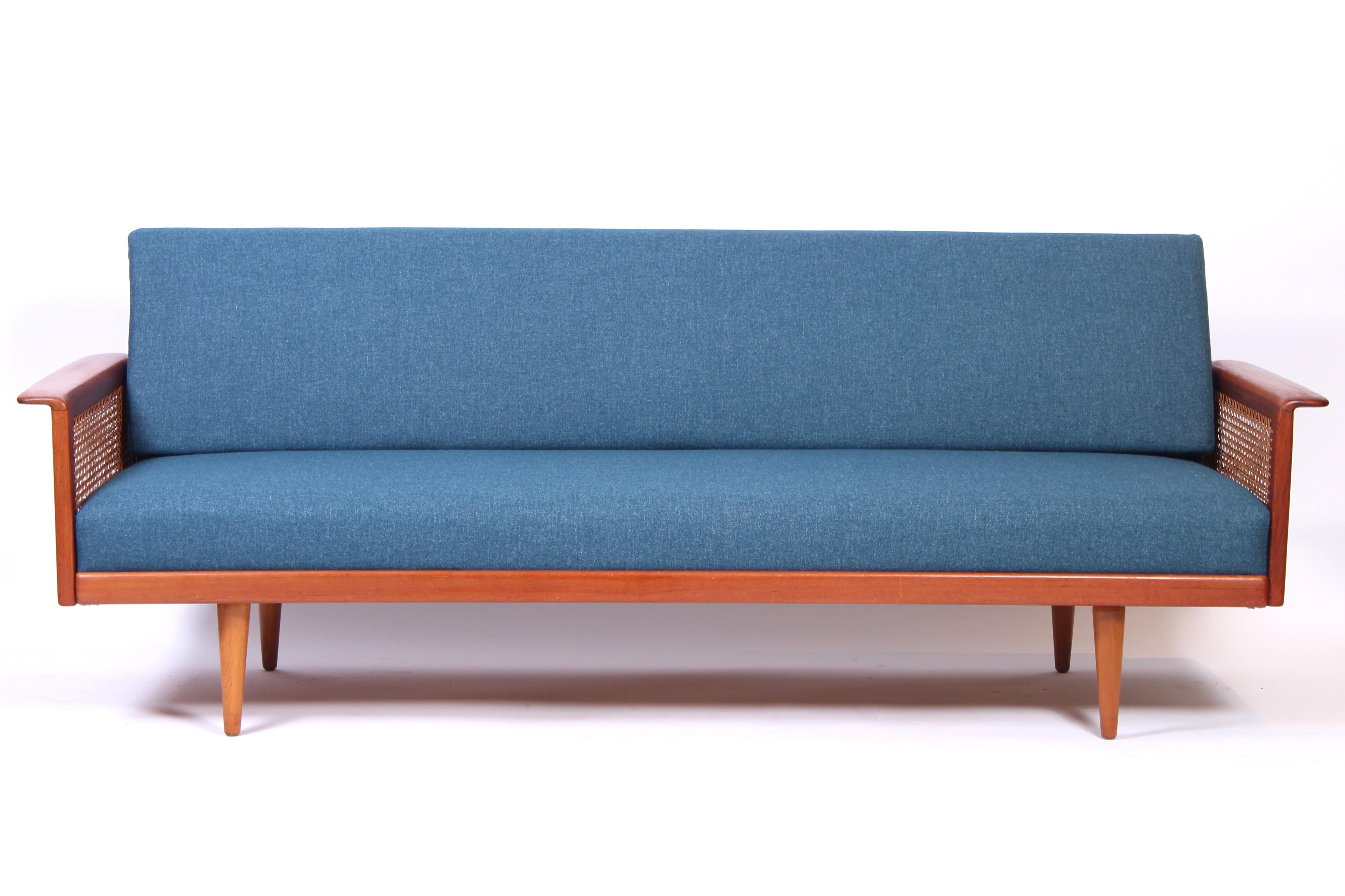 sofa knut