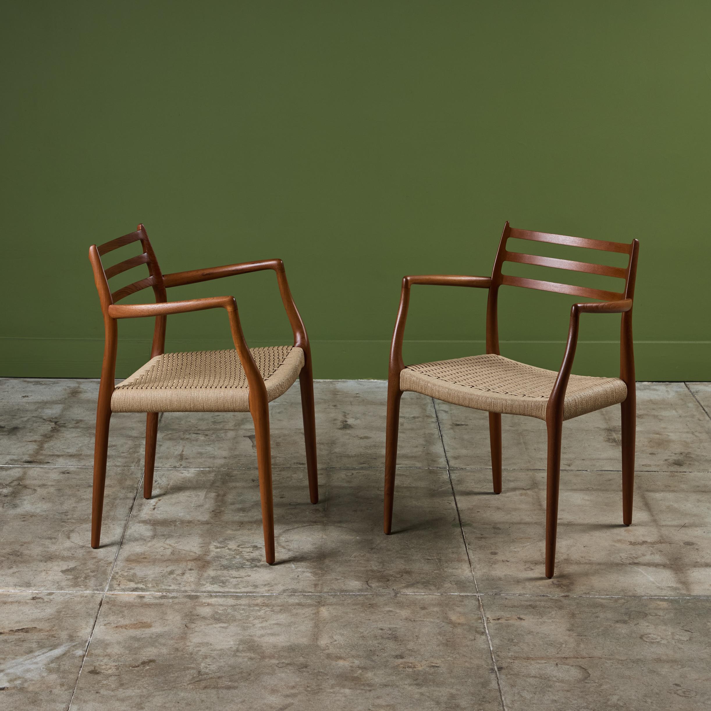 Scandinave moderne Modèle 62 Fauteuil de salle à manger en teck par N.O. Møller en vente
