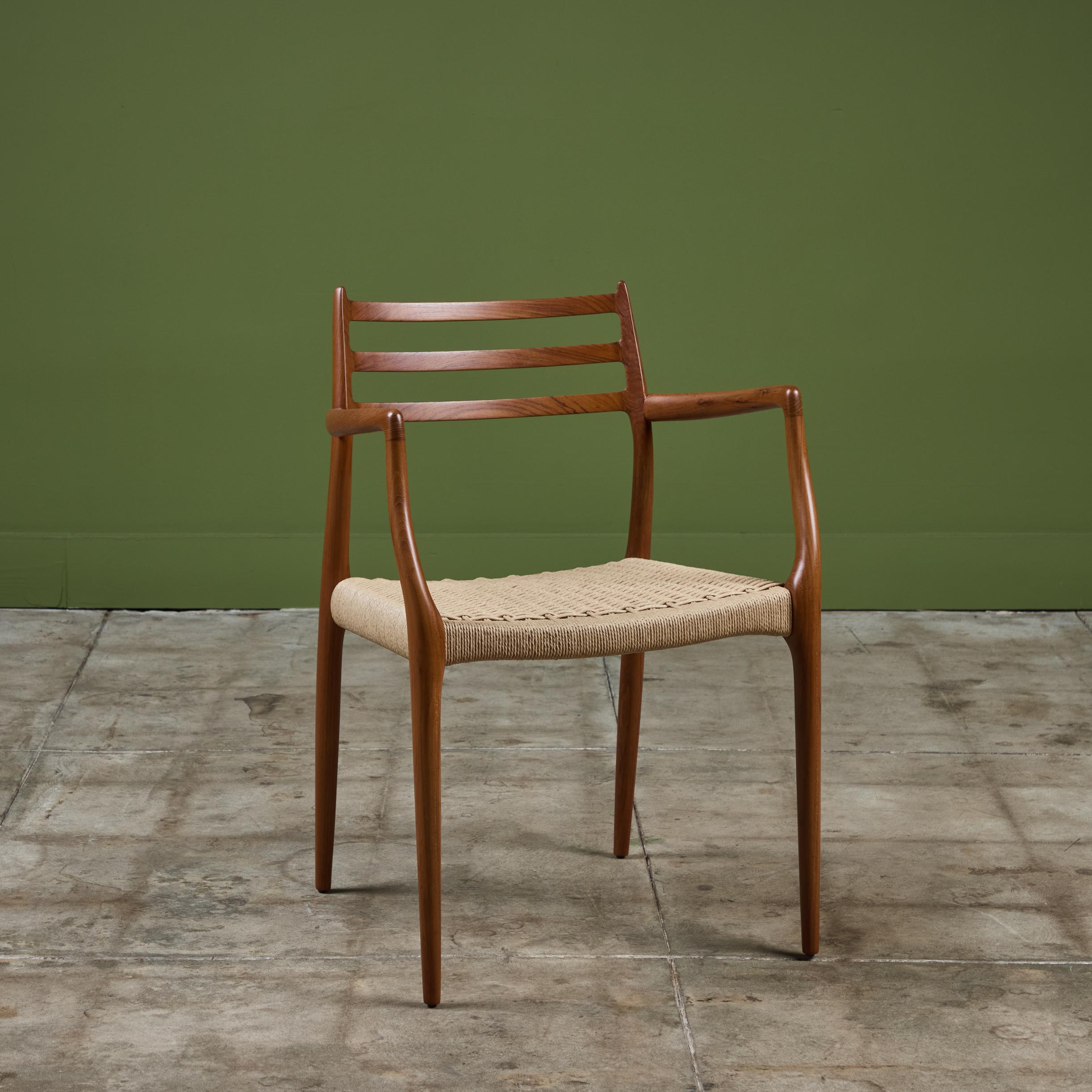 Danois Modèle 62 Fauteuil de salle à manger en teck par N.O. Møller en vente