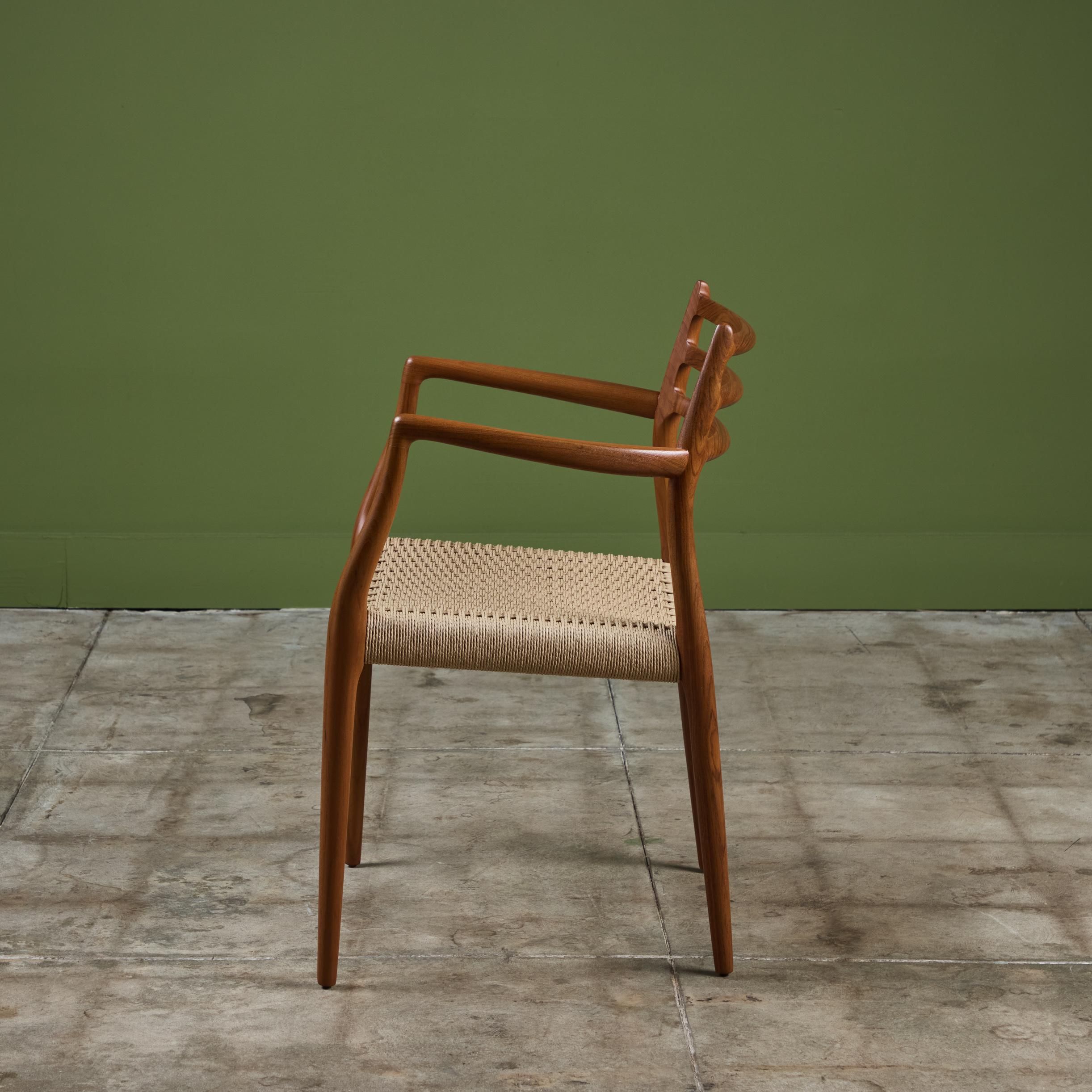 Milieu du XXe siècle Modèle 62 Fauteuil de salle à manger en teck par N.O. Møller en vente