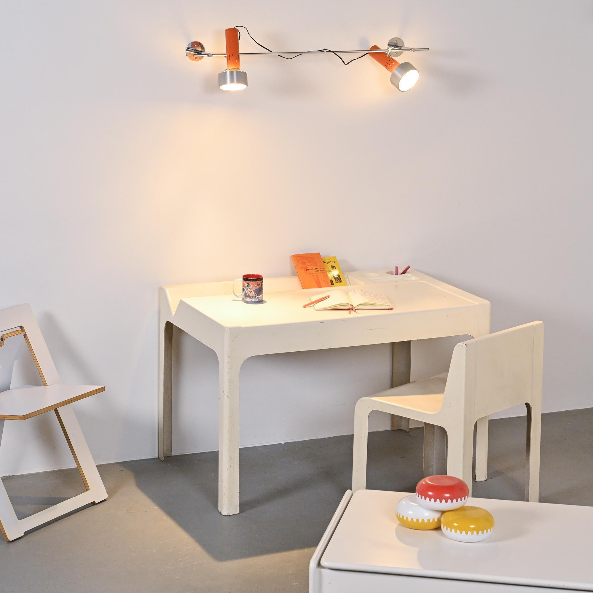 Mid-Century moderno Lampada da parete modello 620 di Alain Richard per Disderot, circa 1970 in vendita