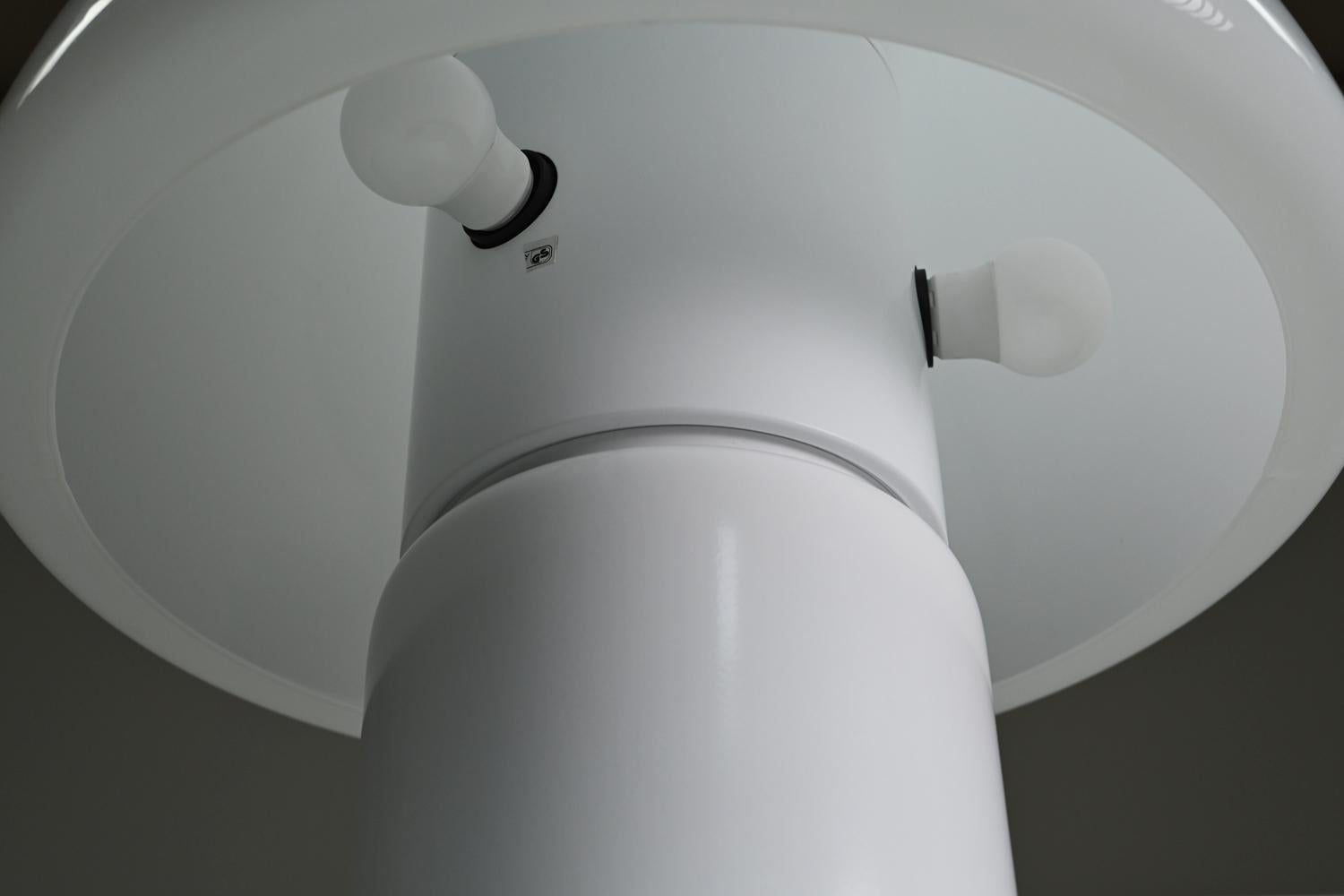 Model 625 table lamp by Elio Martinelli for Martinelli Luce, 1970s Italy. en venta 1