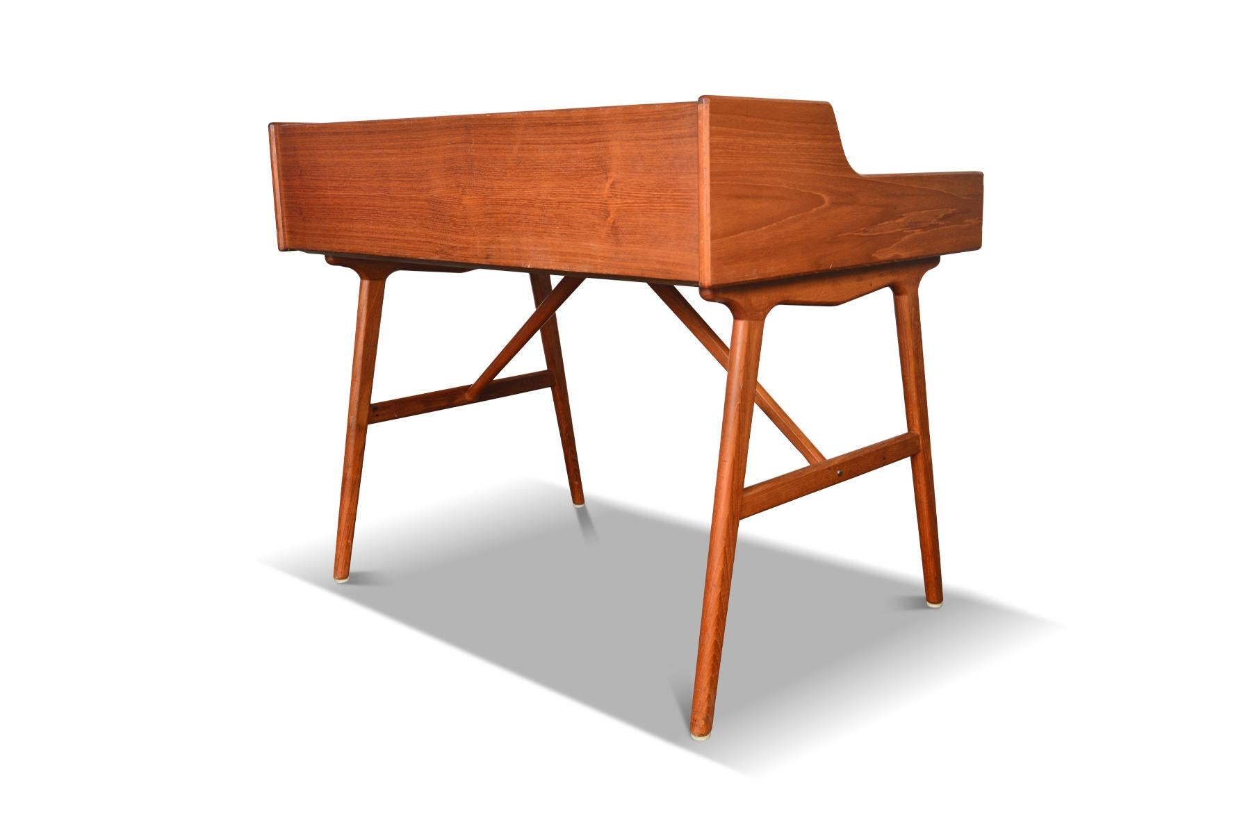 20th Century Model 64 Writing Desk in Teak by Arne Wahl Iversen For Sale