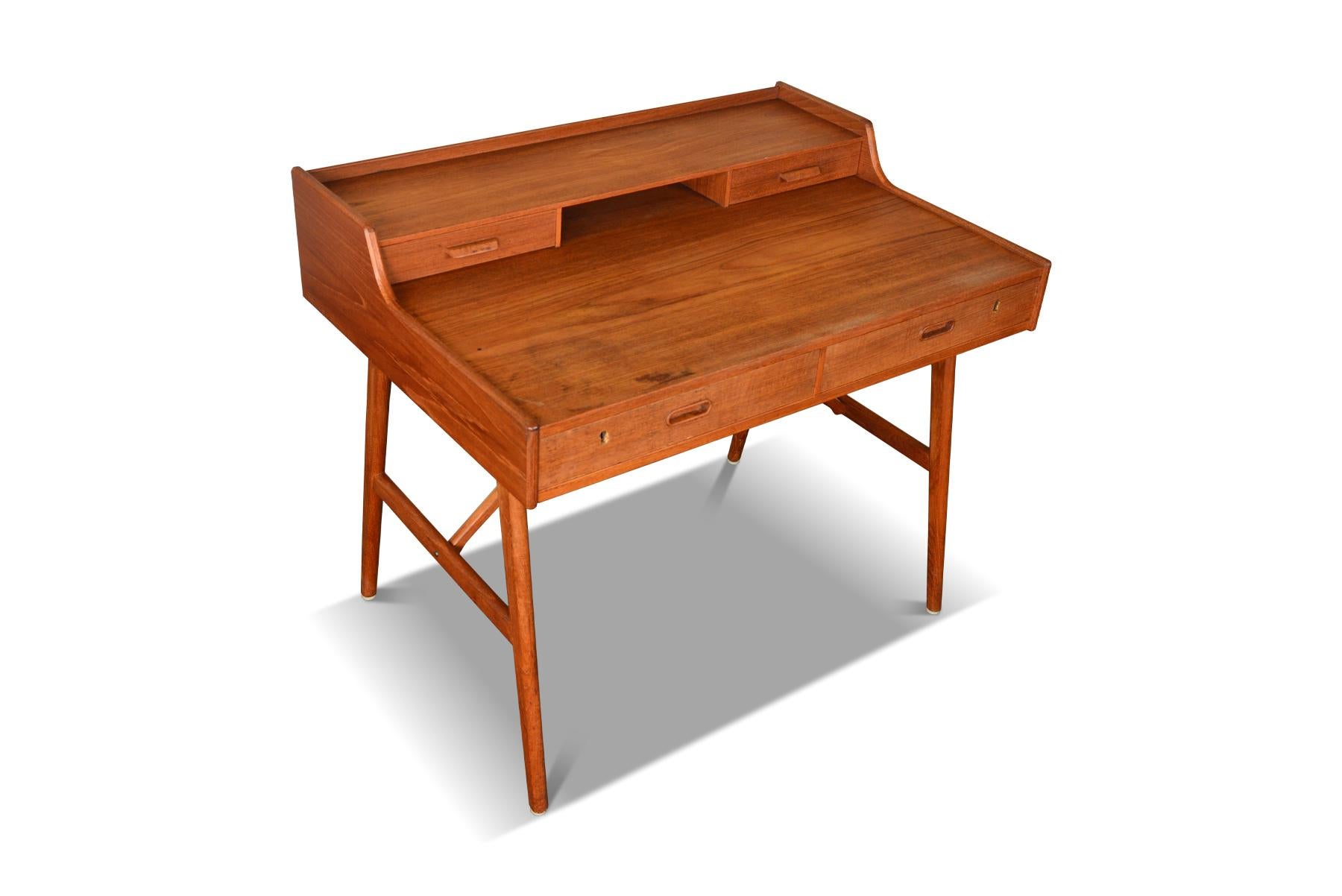 Model 64 Writing Desk in Teak by Arne Wahl Iversen For Sale 2