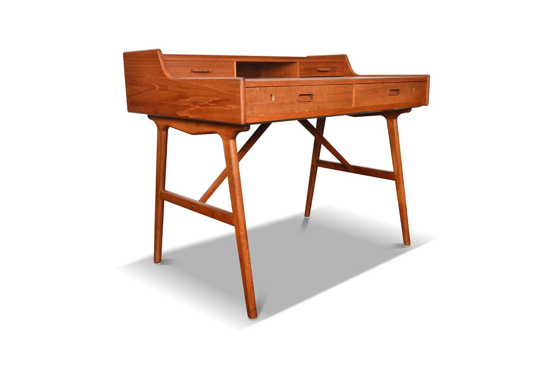 Model 64 Writing Desk in Teak by Arne Wahl Iversen For Sale 3