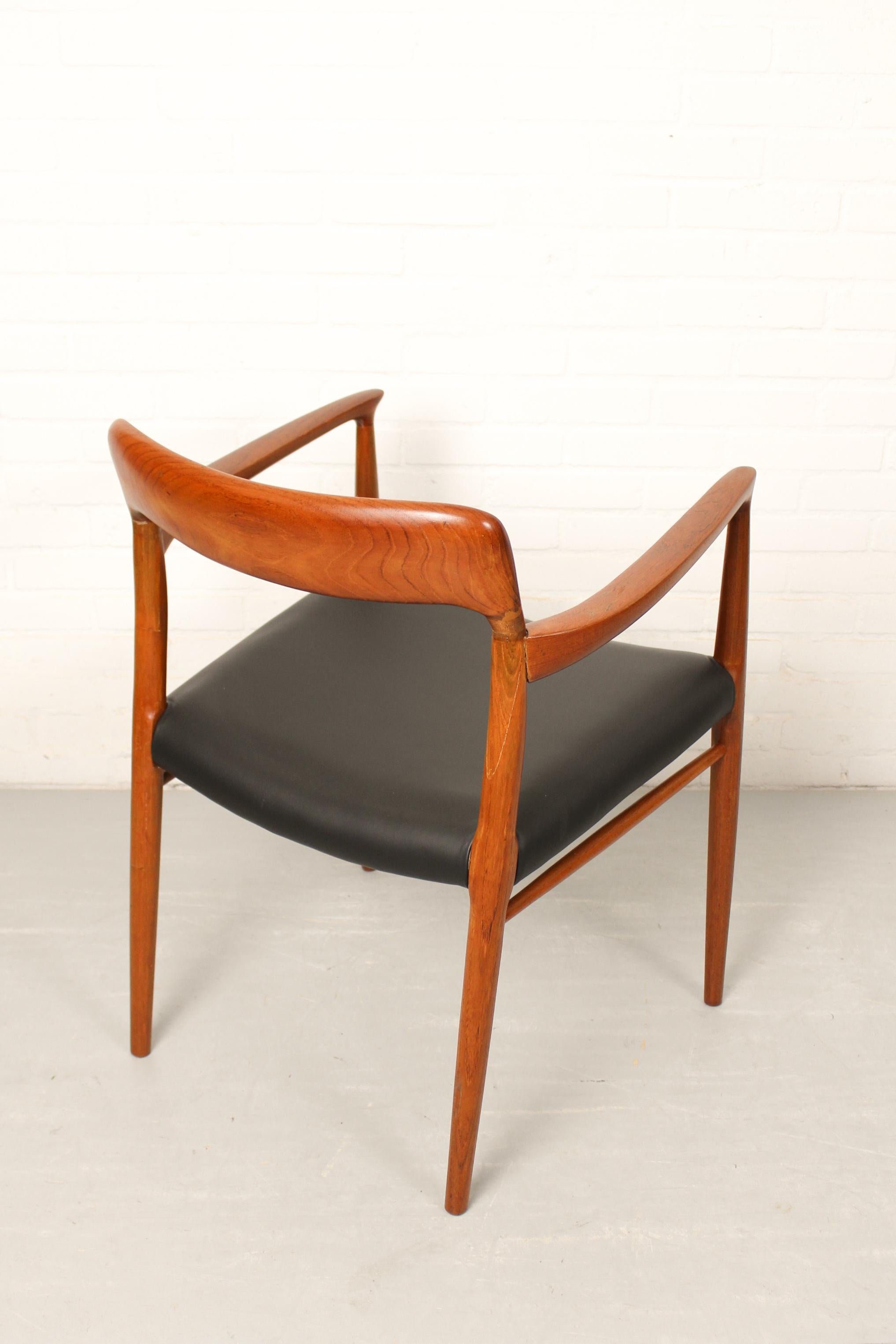 Model 65 Dining Chair in Teak and Leather by Niels Otto Møller For Sale 4