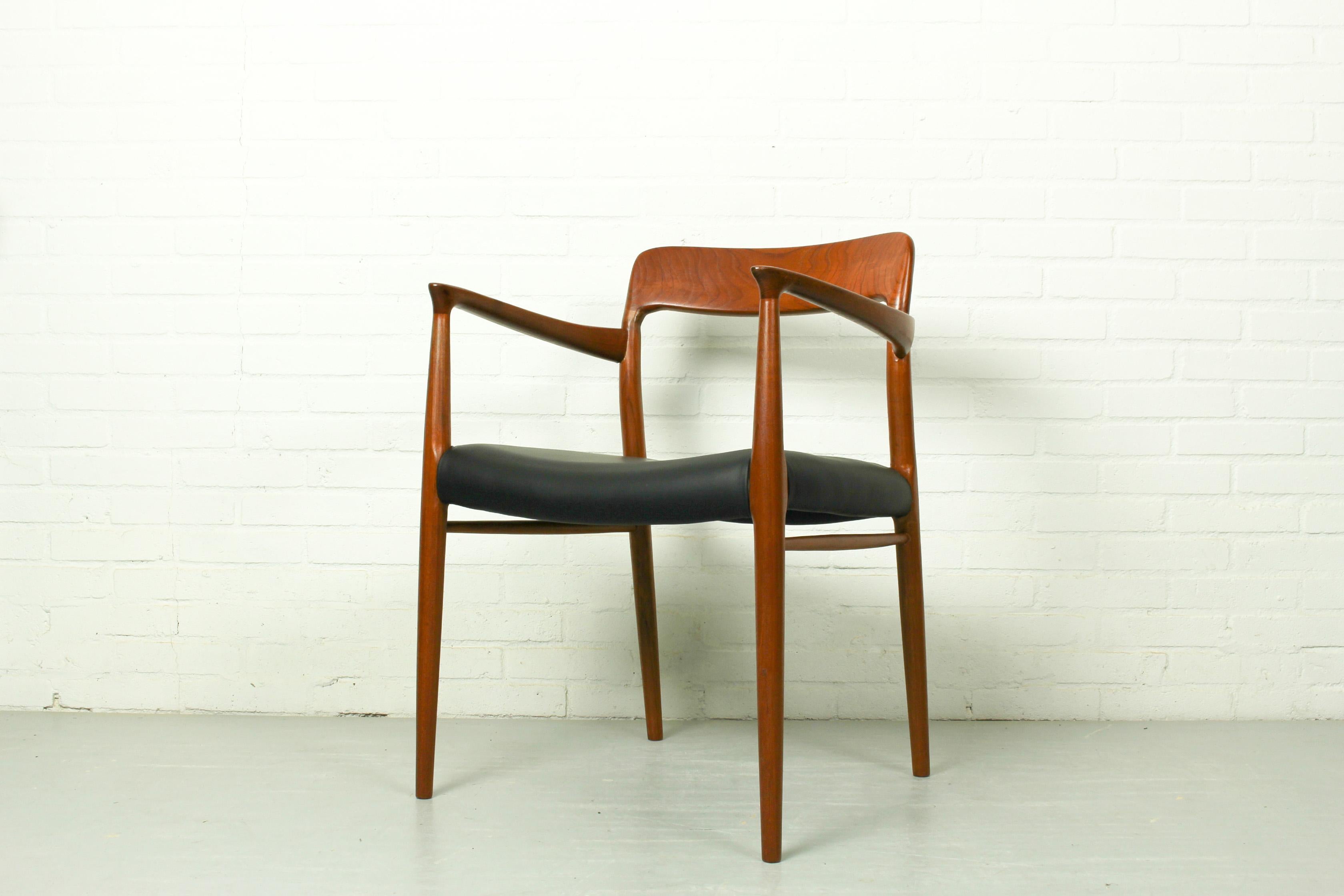 Model 65 Dining Chair in Teak and Leather by Niels Otto Møller For Sale 1