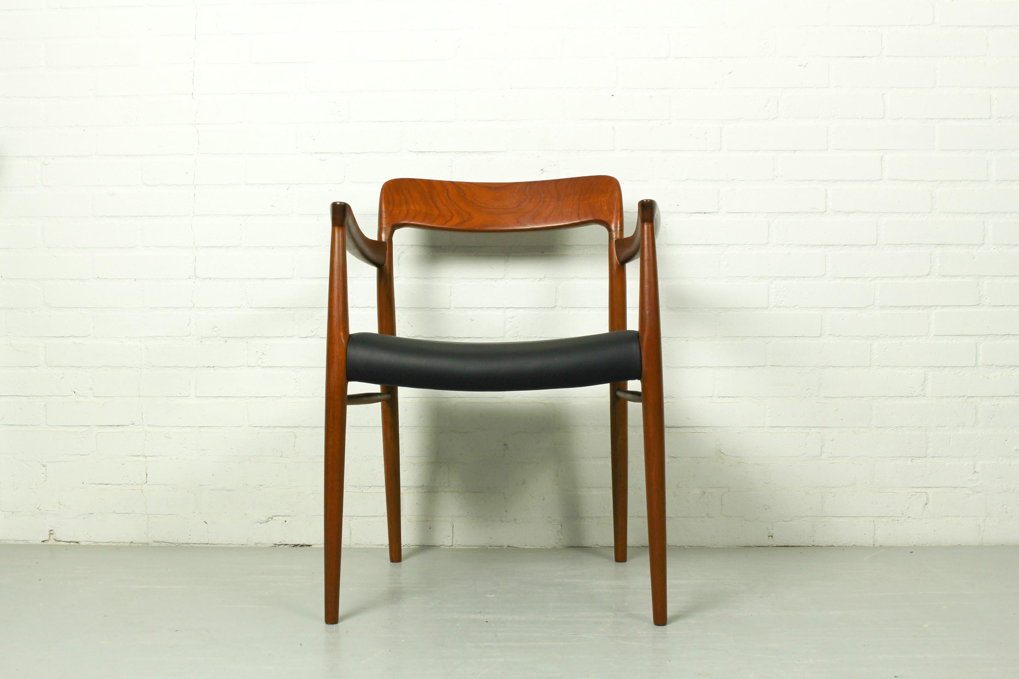 Model 65 Dining Chair in Teak and Leather by Niels Otto Møller For Sale 2