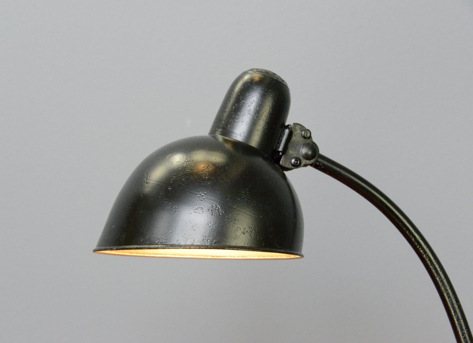 Modell 6556 Tischlampe von Kaiser Jdell um 1930 (Bauhaus)