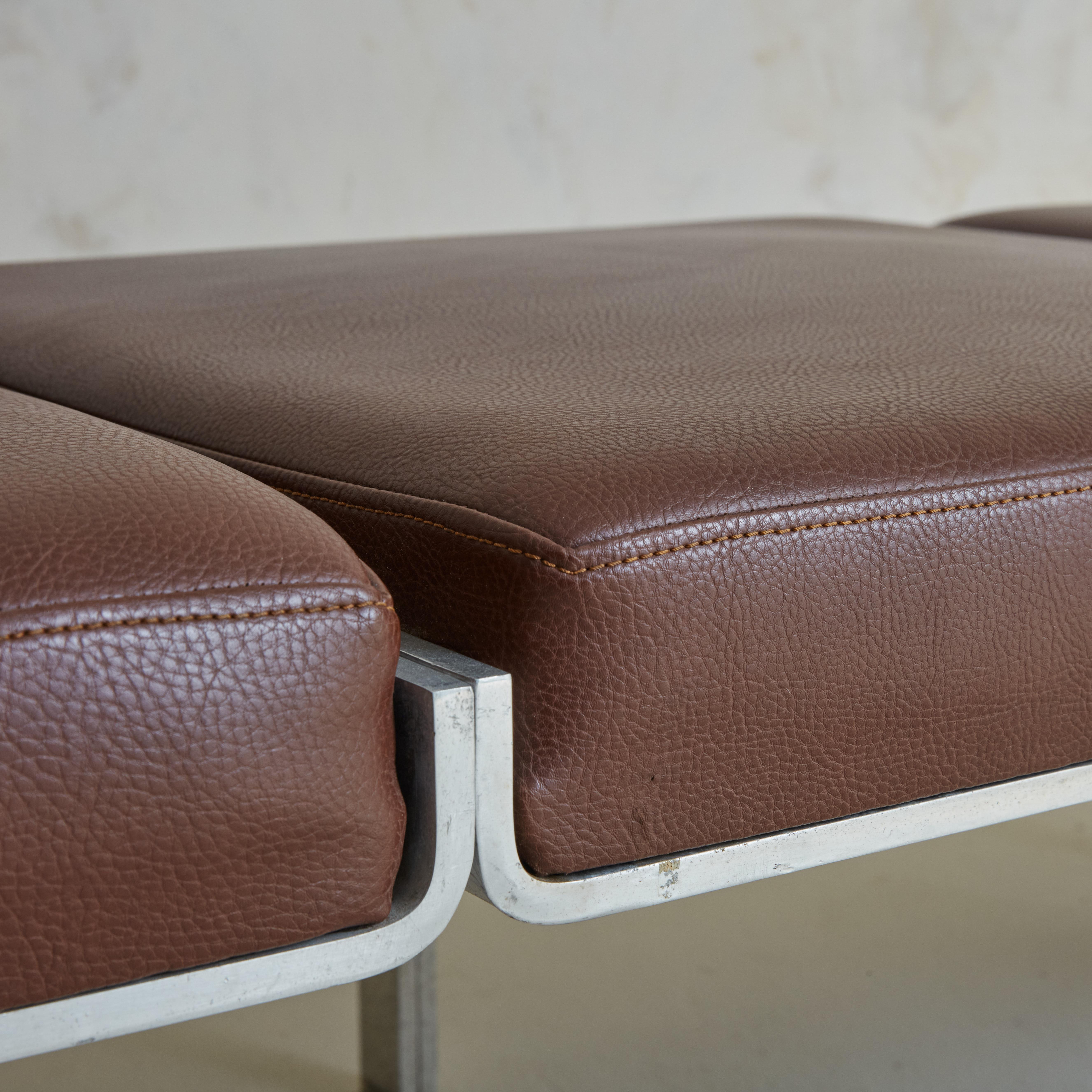 Model 656 Bench by John Behringer in Faux Leather for Fabry Associates In Good Condition For Sale In Chicago, IL