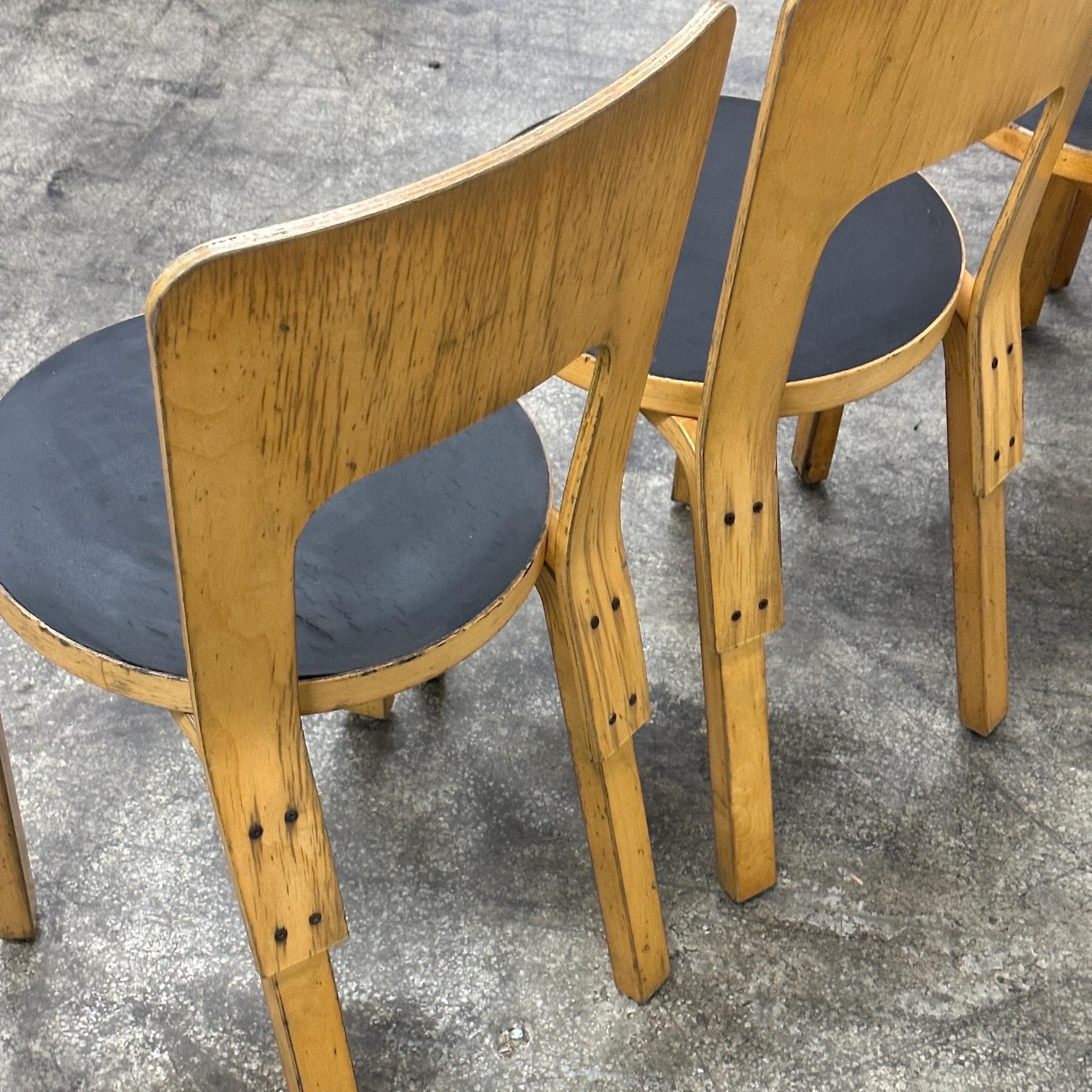 Modell 66 Stühle von Alvar Aalto für Artek im Angebot 2