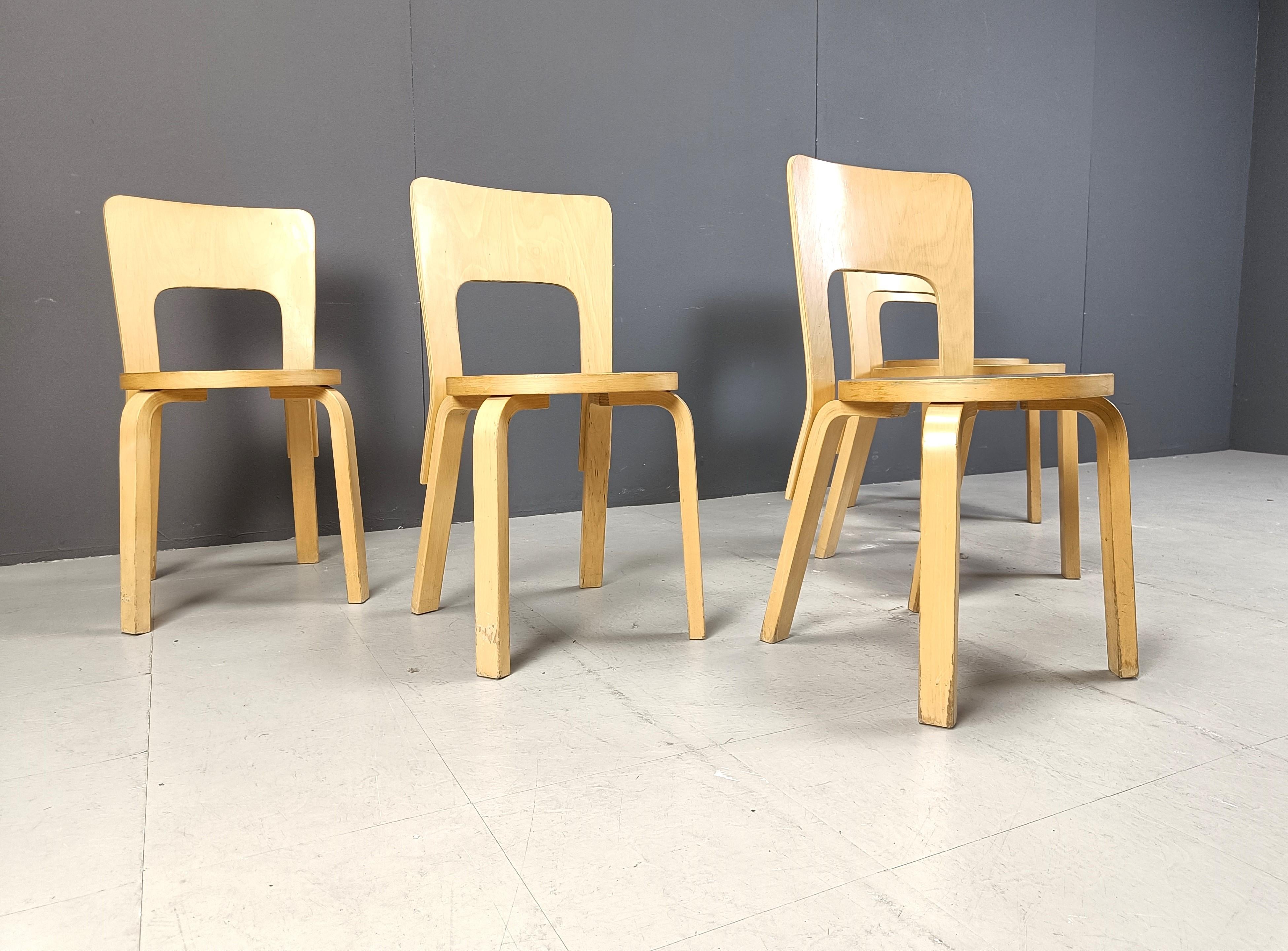 Sedie da pranzo Model 66 di Alvar Aalto per Artek, anni '60 in vendita 4