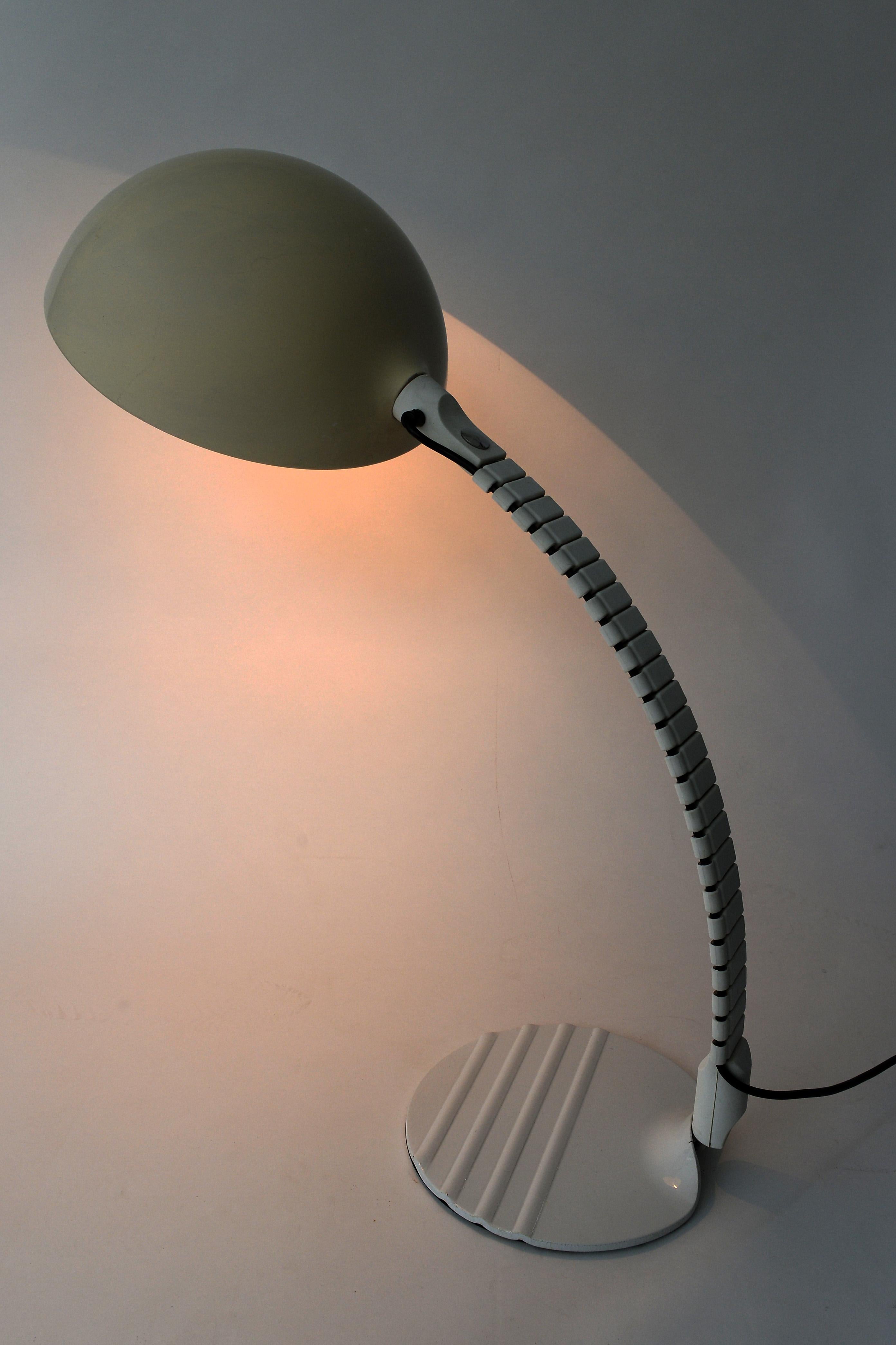 Model 660 Table Lamp 