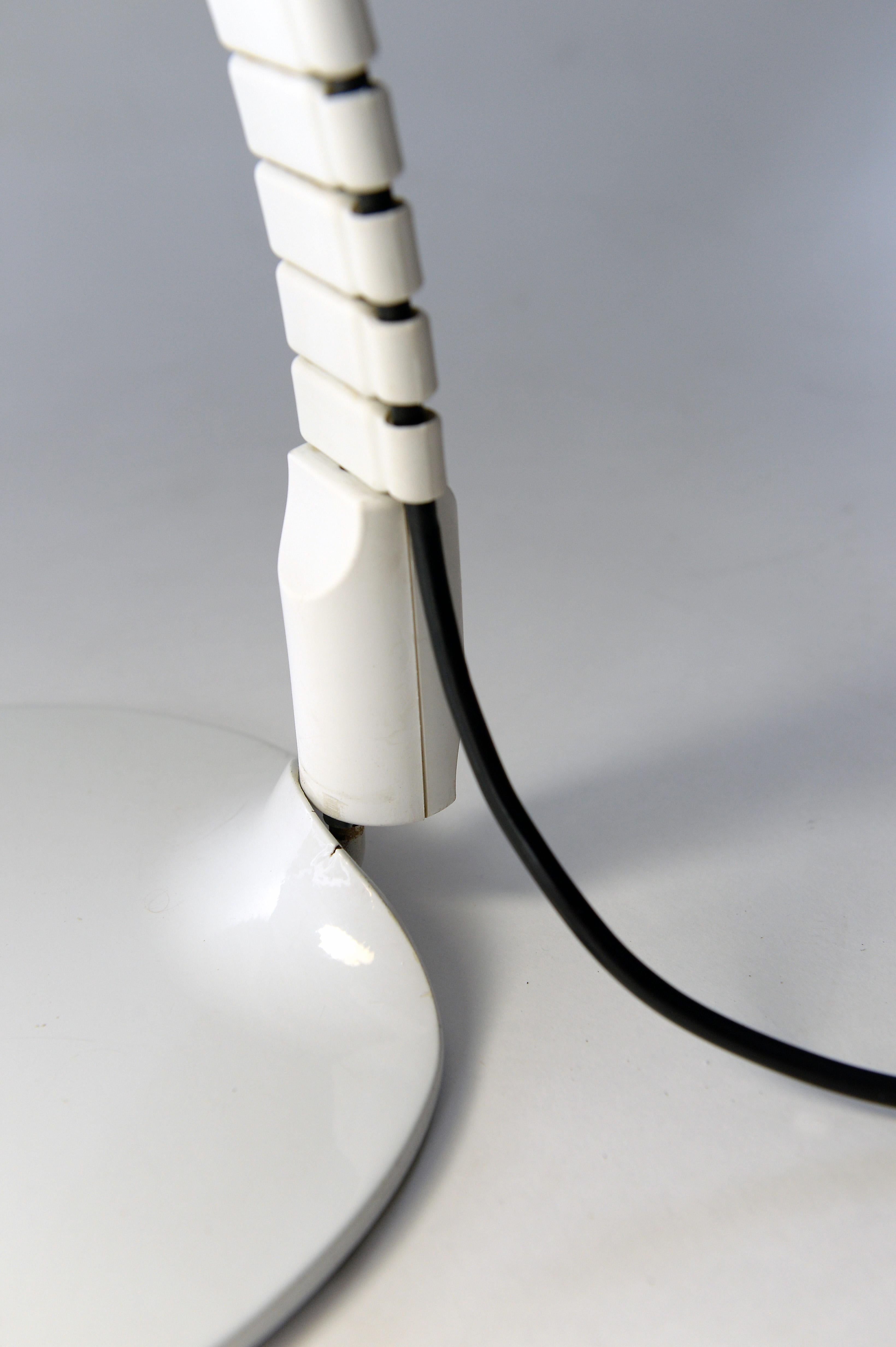 Model 660 Table Lamp 