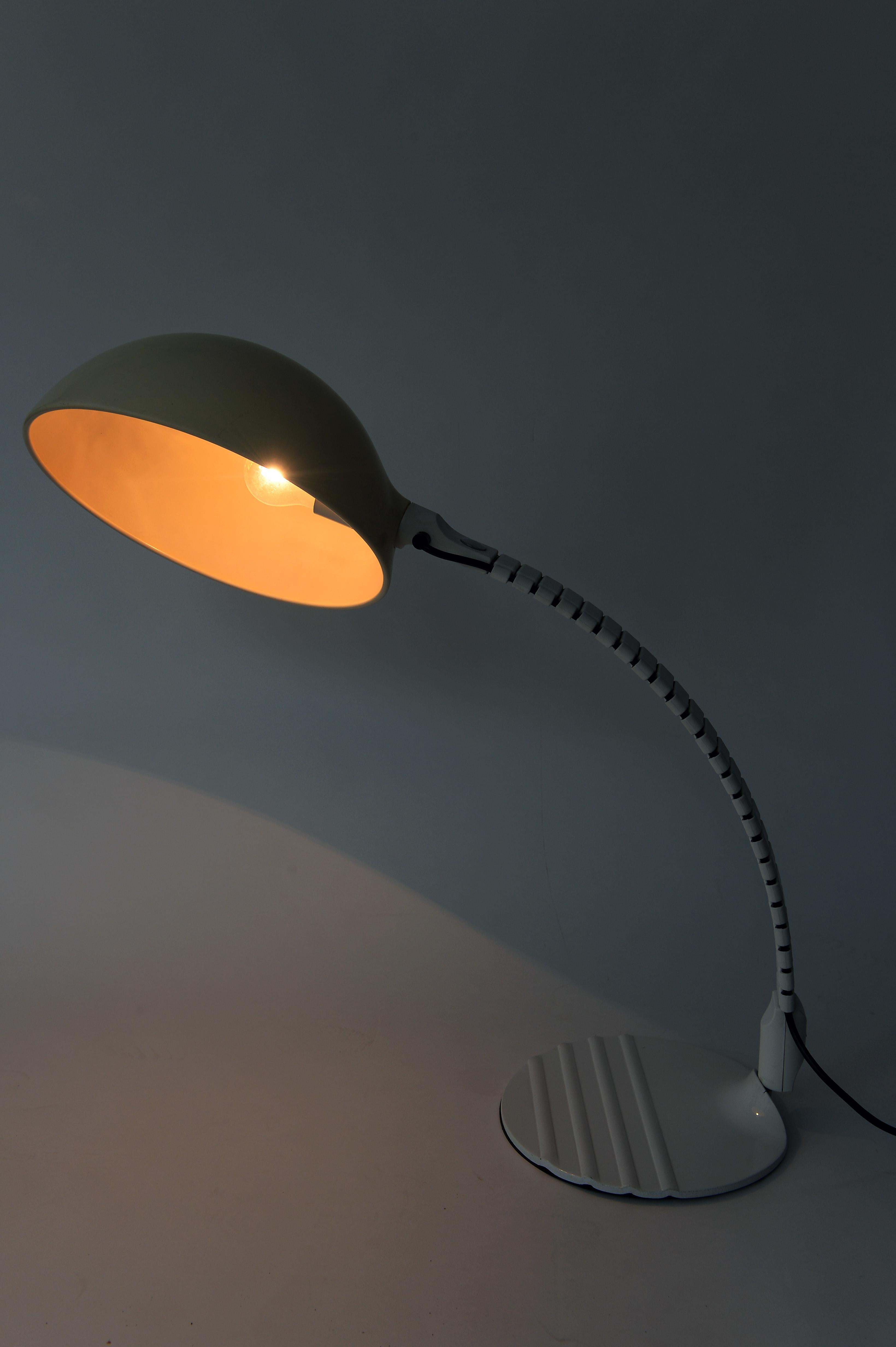 Model 660 Table Lamp 