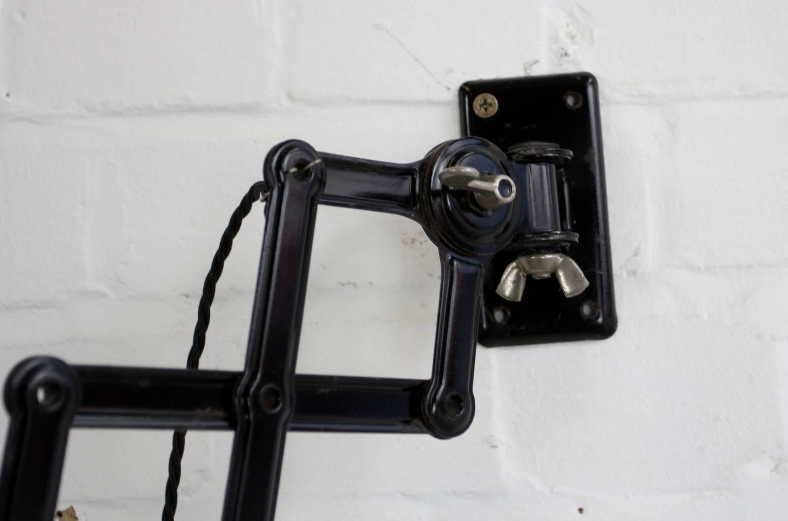 Model 6718 Industrial Scissor Lamp by Kaiser Idell, circa 1940s In Good Condition In Gloucester, GB