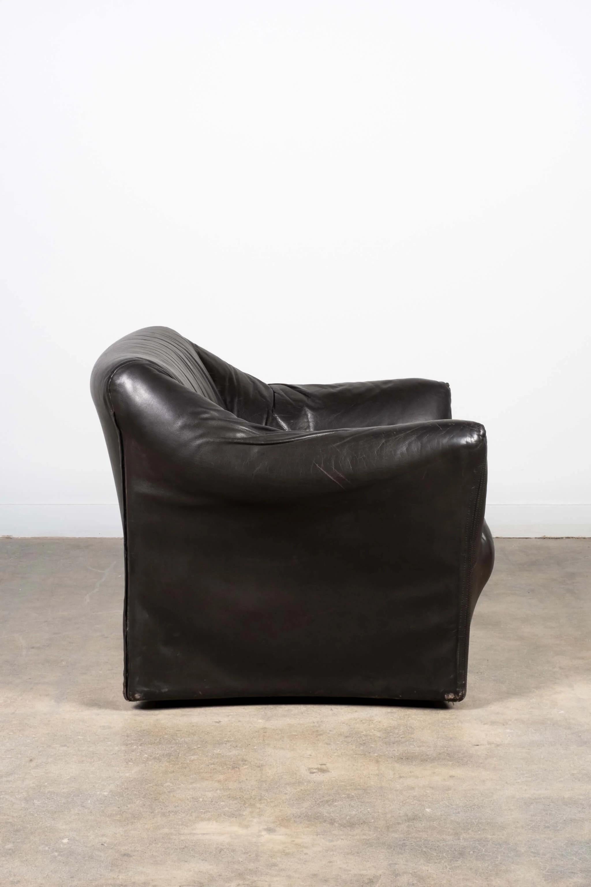 Model 685 'Tentazione' Armchair by Mario Bellini for Cassina In Good Condition For Sale In Toronto, CA