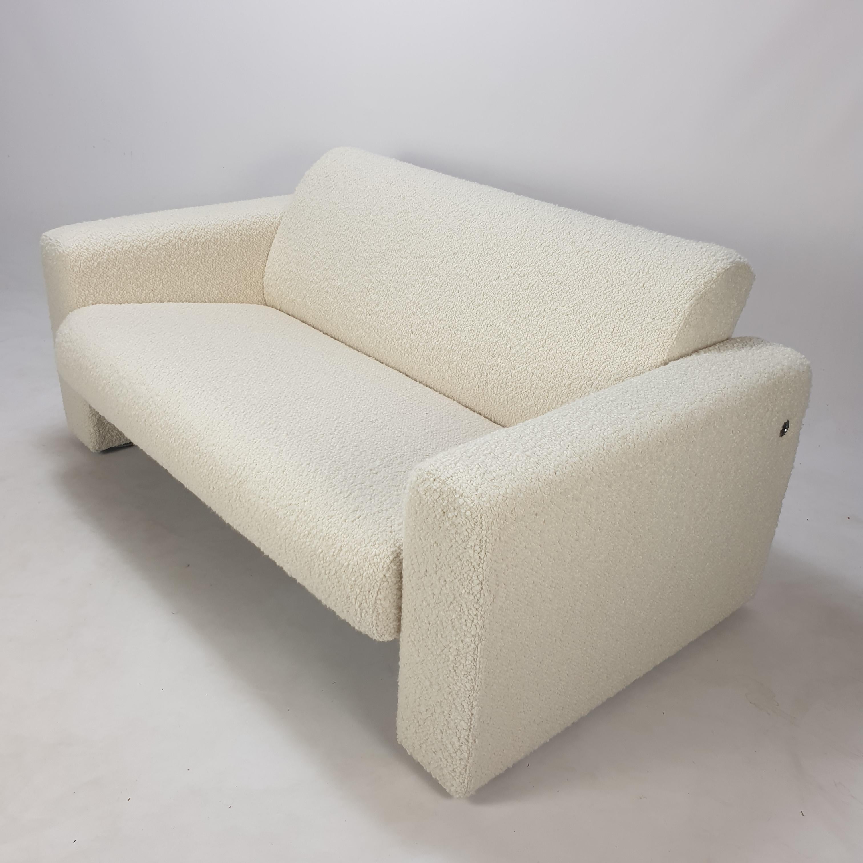 Model 691 2-Seat Sofa by Artifort, 1980s For Sale 5