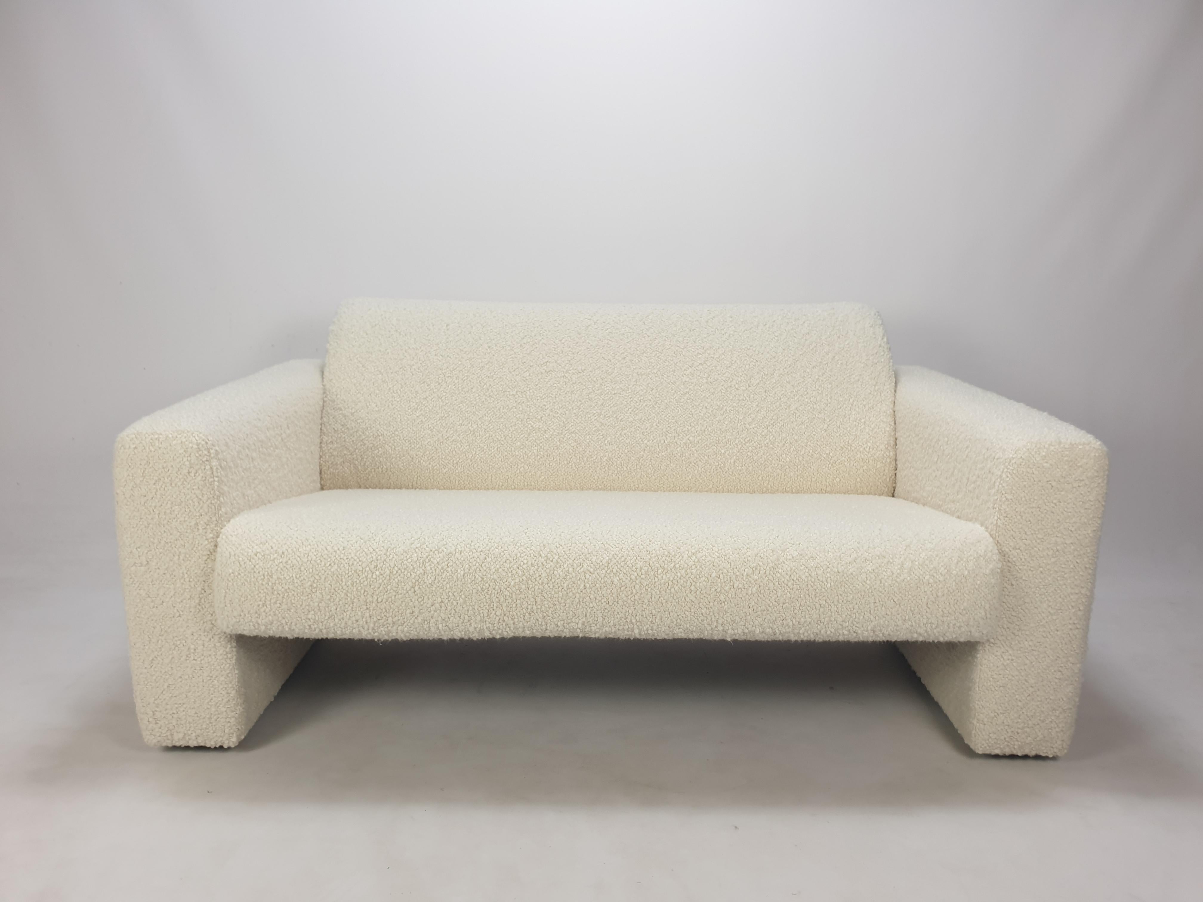 Mid-Century Modern Model 691 2-Seat Sofa by Artifort, 1980s For Sale