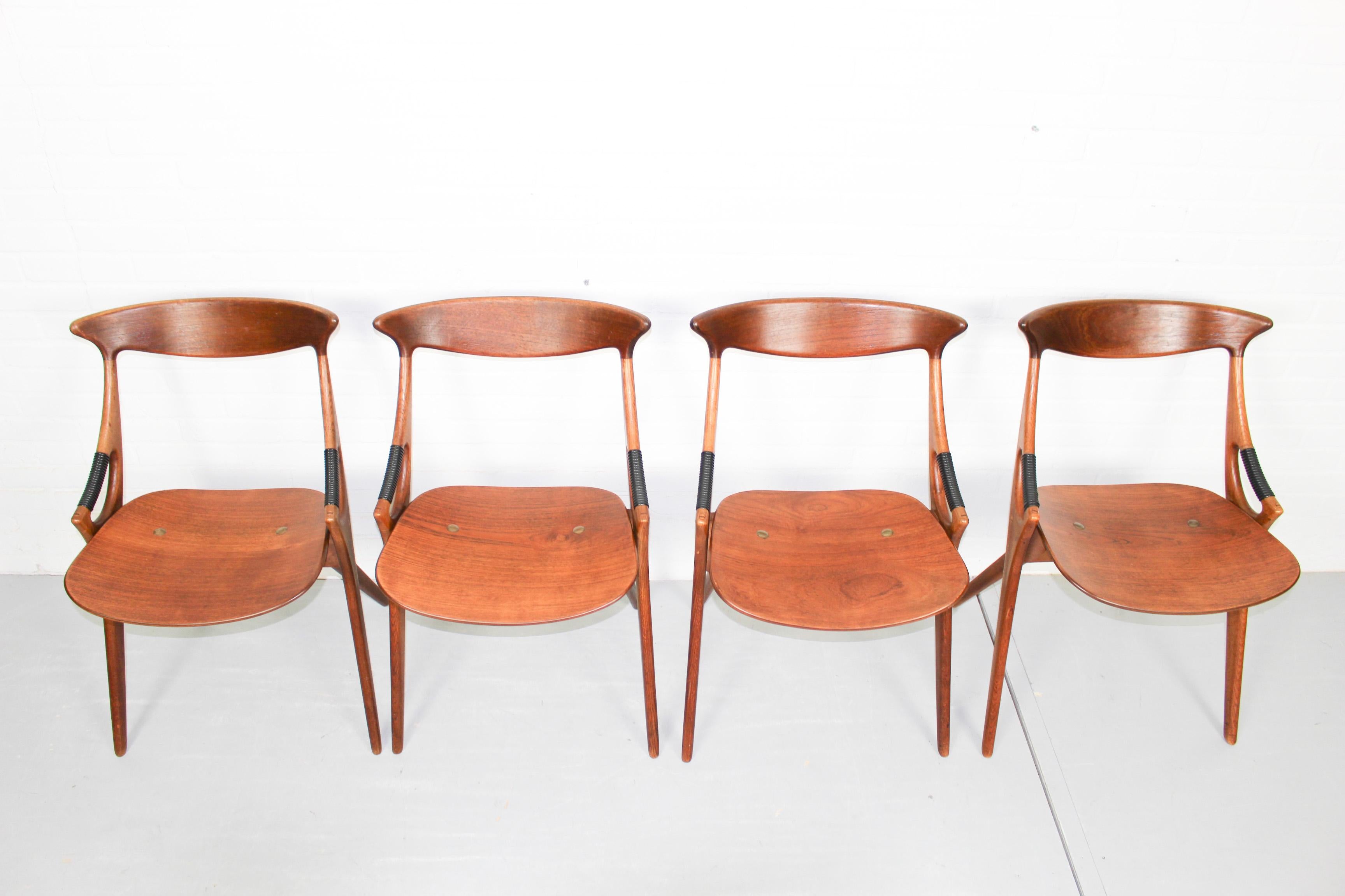 Model 71 Chairs by Arne Hovmand Olsen for Mogens Kold, 1950s, Set of 4 6