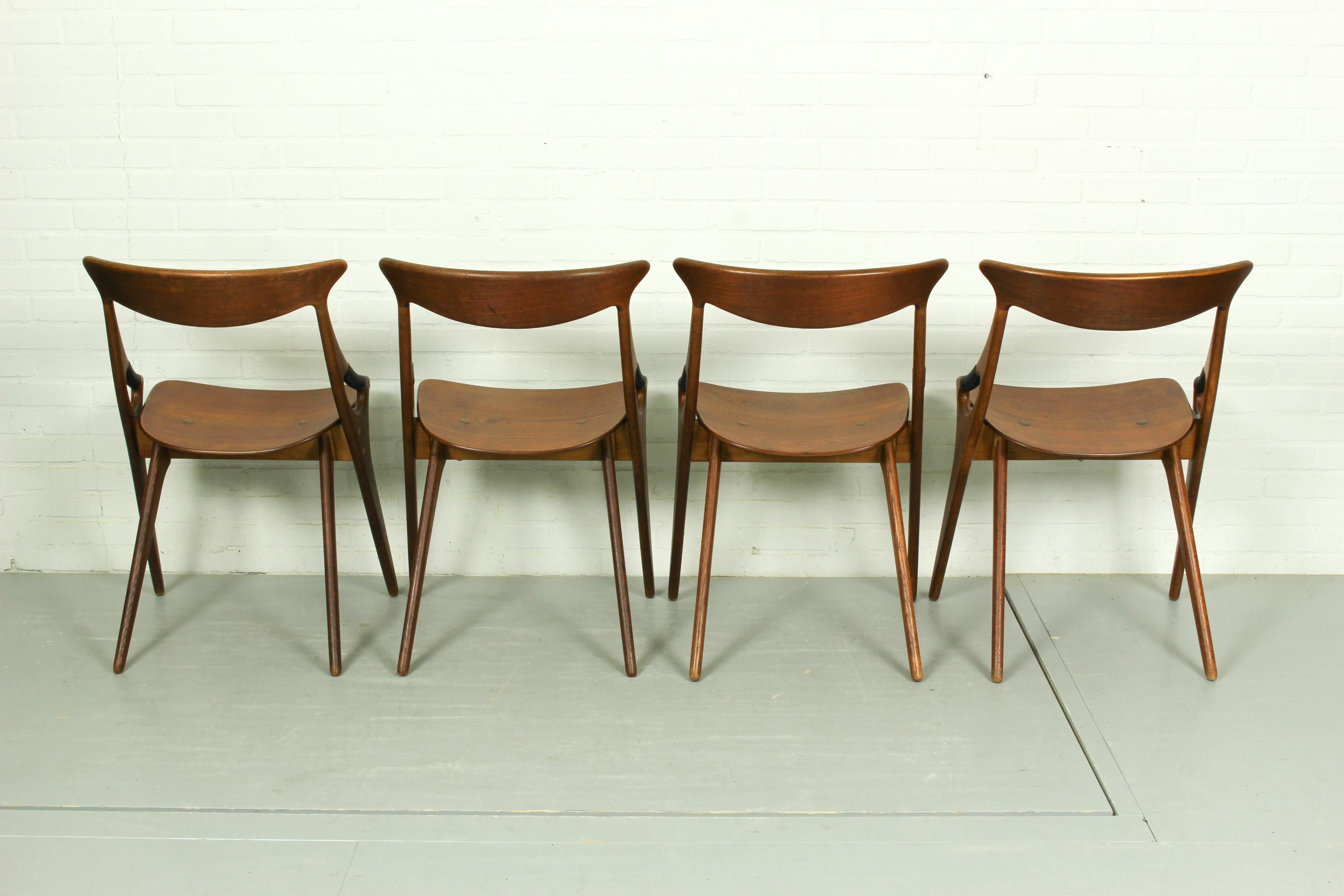 Mid-Century Modern Model 71 Chairs by Arne Hovmand Olsen for Mogens Kold, 1950s, Set of 4