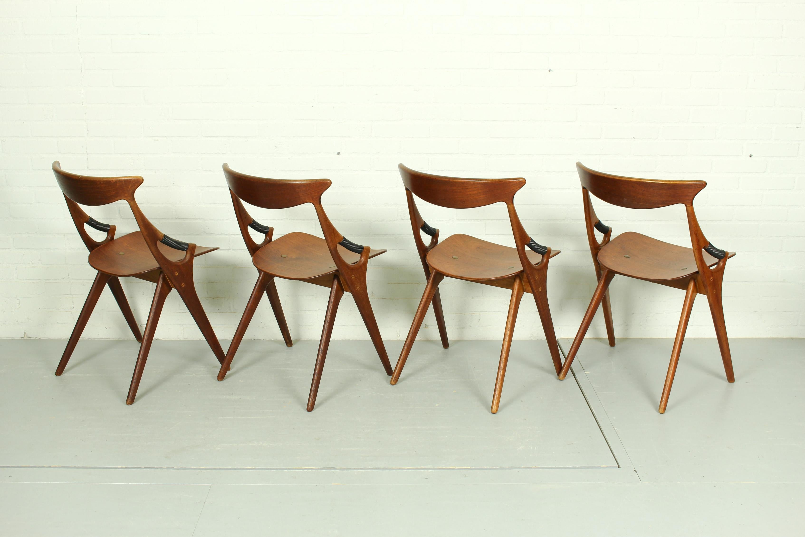 Model 71 Chairs by Arne Hovmand Olsen for Mogens Kold, 1950s, Set of 4 In Good Condition In Appeltern, Gelderland