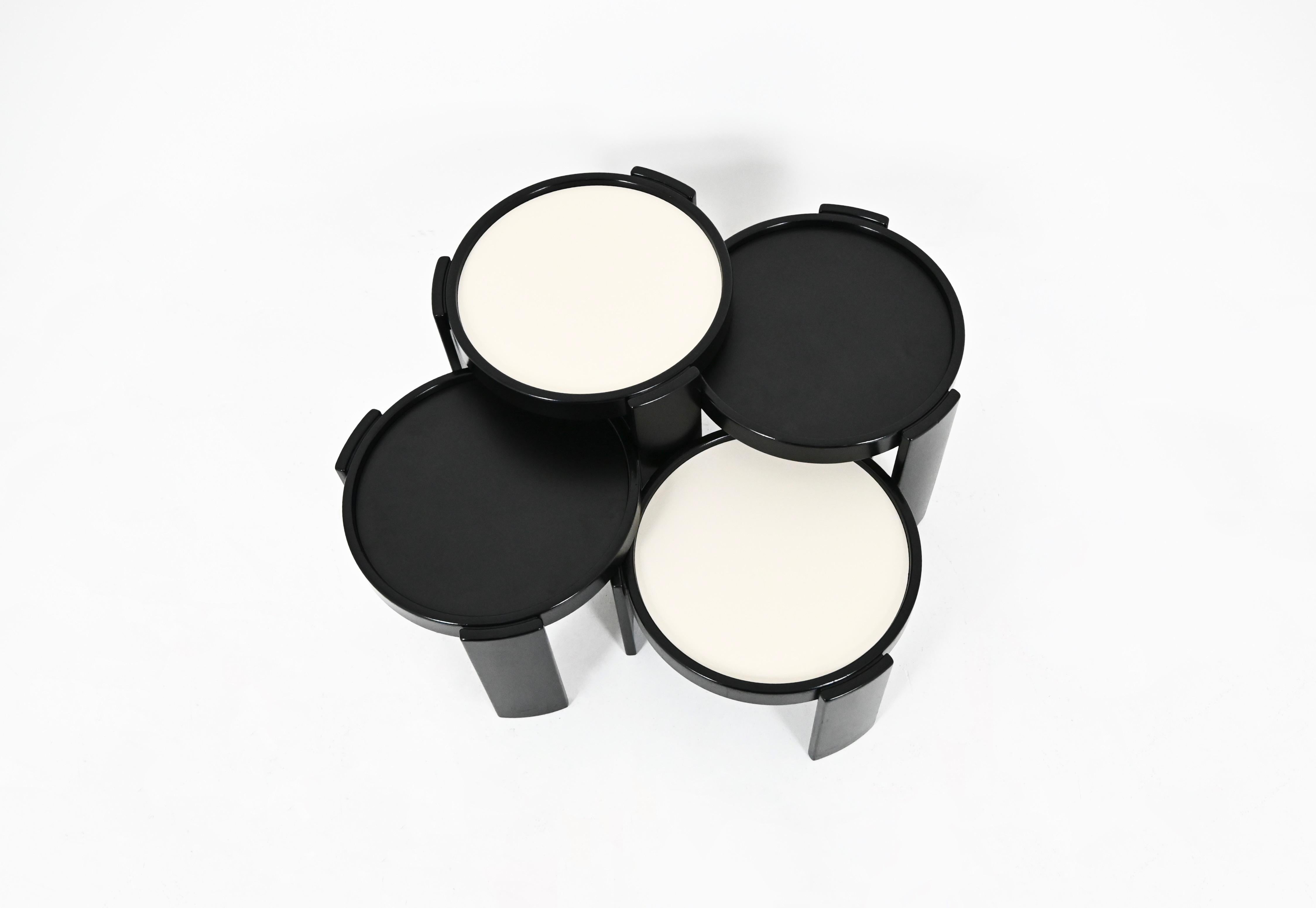 Mid-Century Modern Model 780 Nesting Tables by Gianfranco Frattini for Cassina, 1960s, Set of 4 For Sale