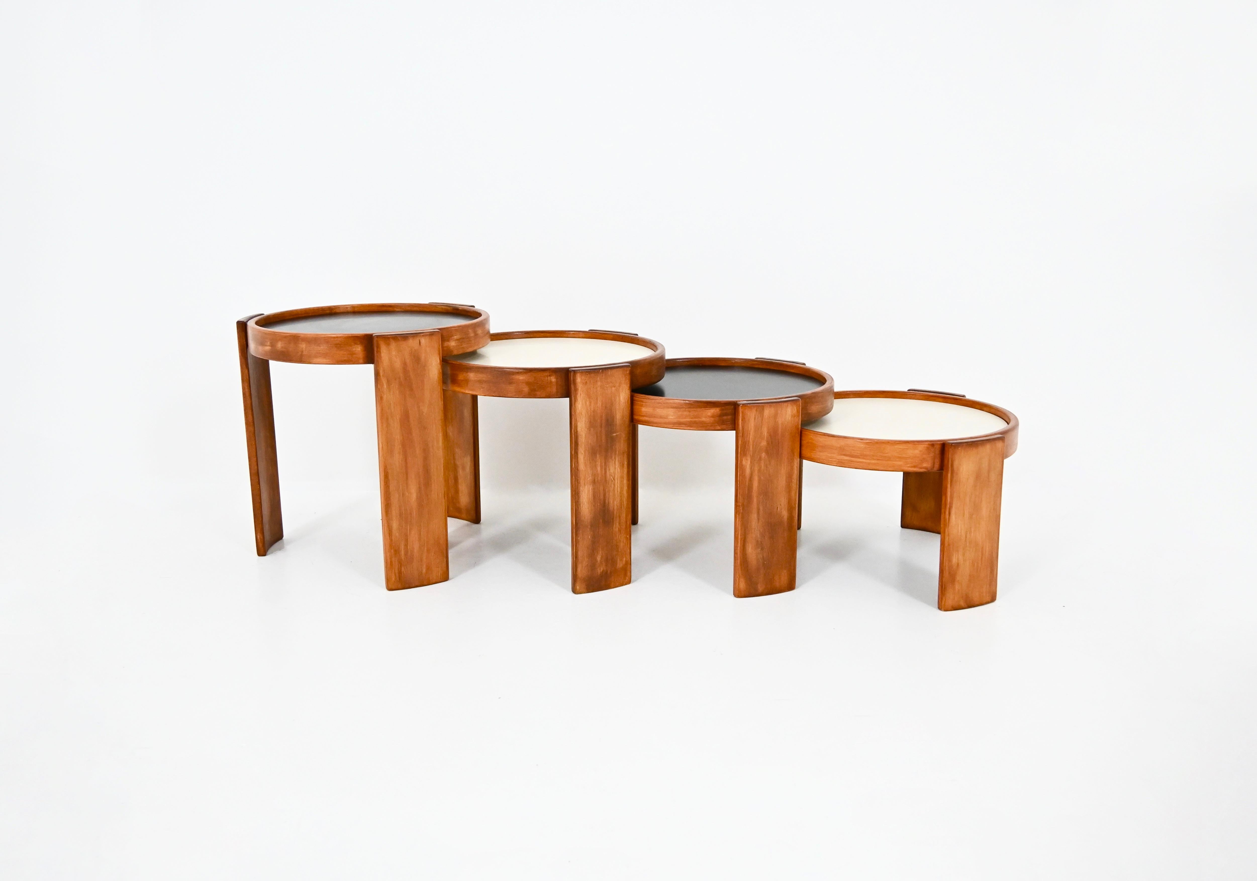 Metà XX secolo Tavolini nidificanti Model 780 di Gianfranco Frattini per Cassina, anni '60, set da 4 in vendita