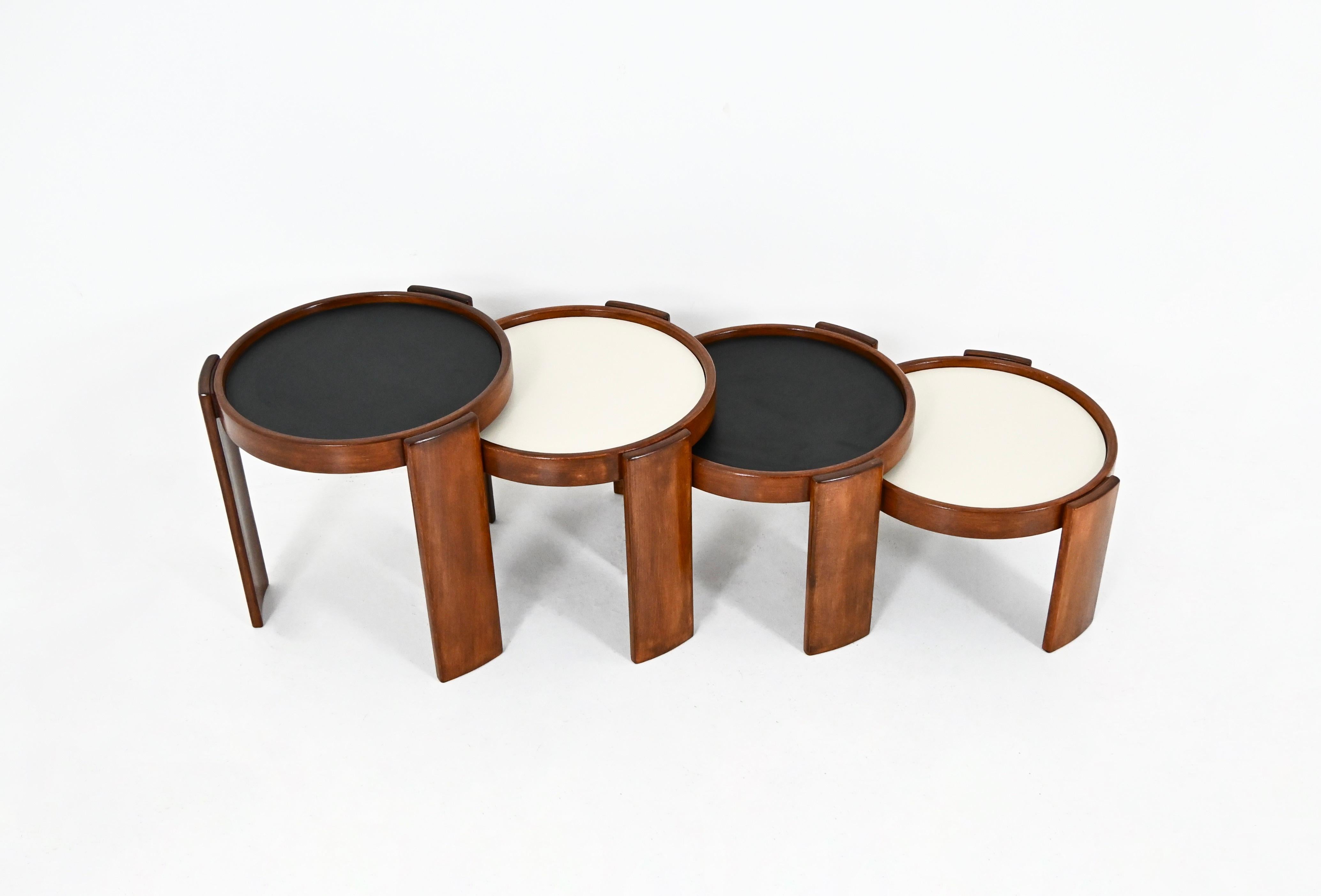 Bois Tables gigognes Model 780 par Gianfranco Frattini pour Cassina, 1960, ensemble de 4 en vente
