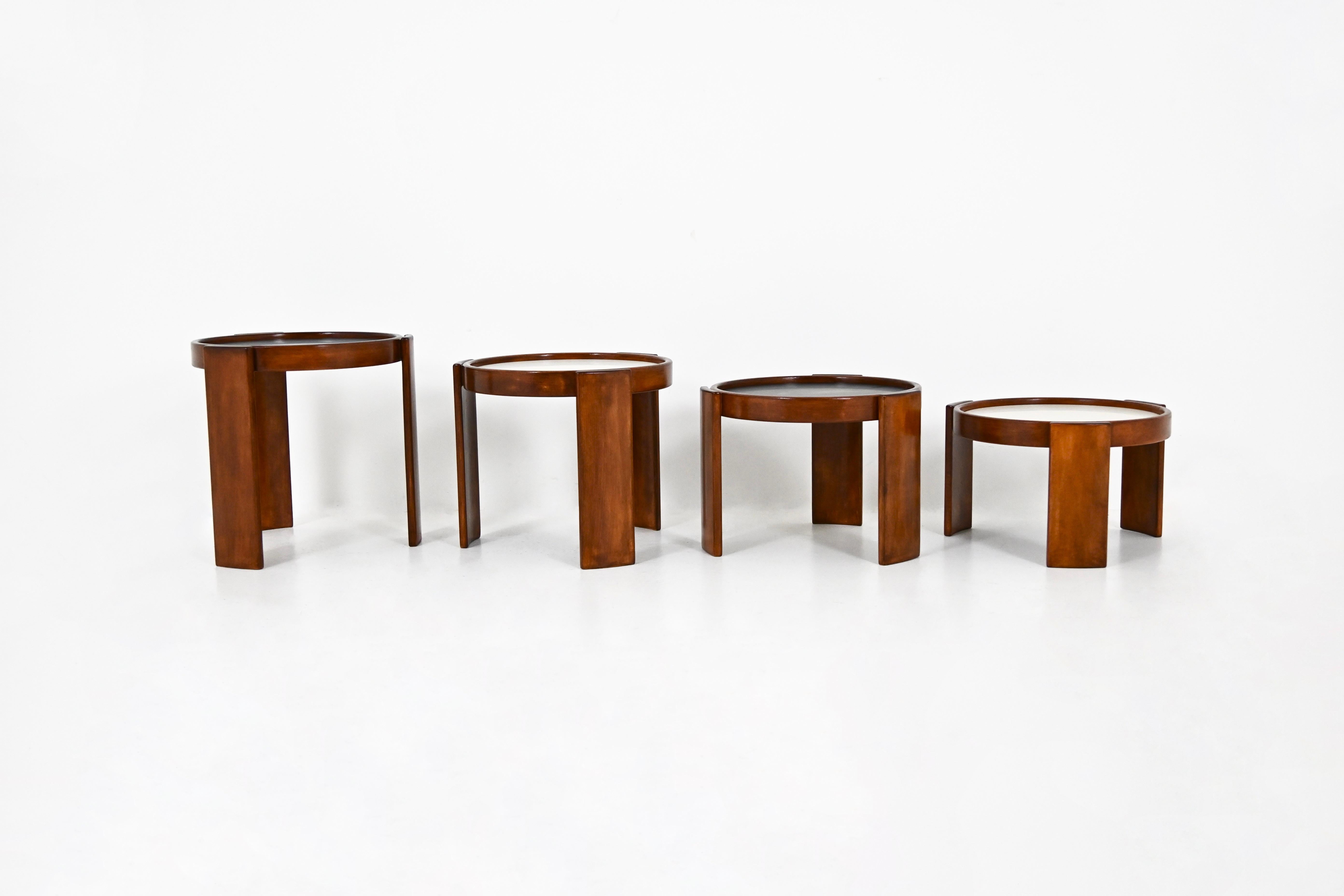 Tables gigognes Model 780 par Gianfranco Frattini pour Cassina, 1960, ensemble de 4 en vente 1