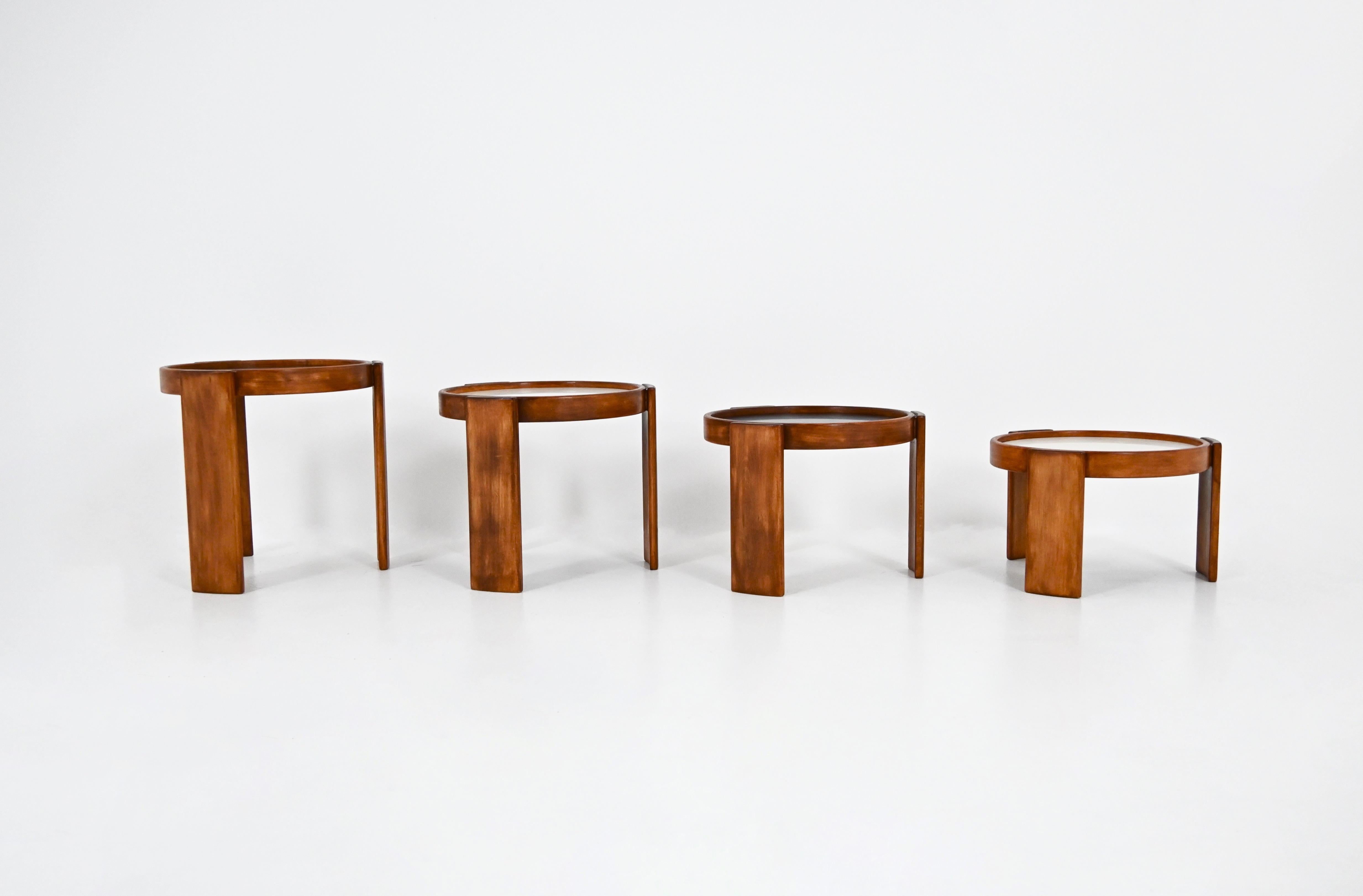 Tavolini nidificanti Model 780 di Gianfranco Frattini per Cassina, anni '60, set da 4 in vendita 1