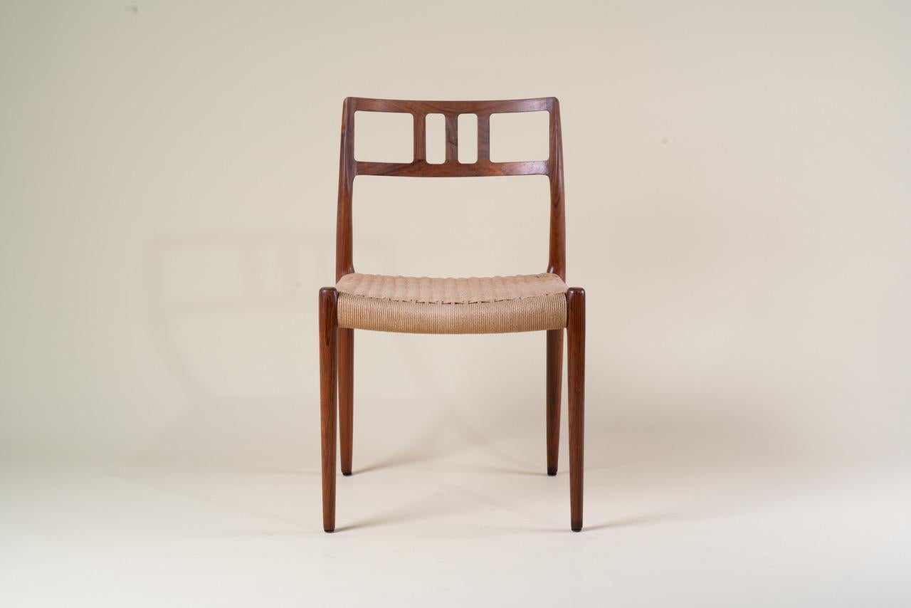 Sculpté Model 79 Rosewood Chairs - Set of 2 - by Niels Otto Møller en vente