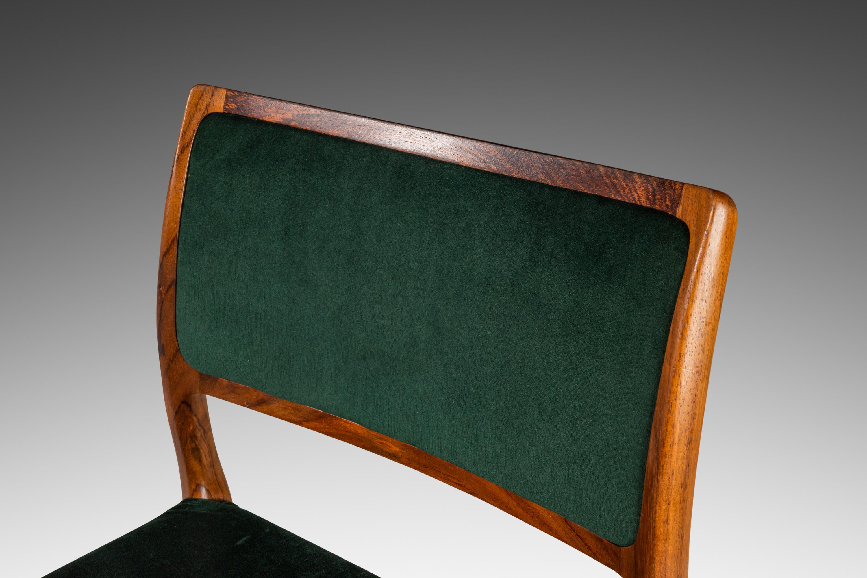 Wir stellen einen seltenen Beistellstuhl Modell 80 vor, der von Niels Otto Møller für J.L. entworfen wurde. Mollers Mobelfabrik, hergestellt in den 1960er Jahren in Dänemark. Dieser atemberaubende Stuhl ist aus massivem brasilianischem