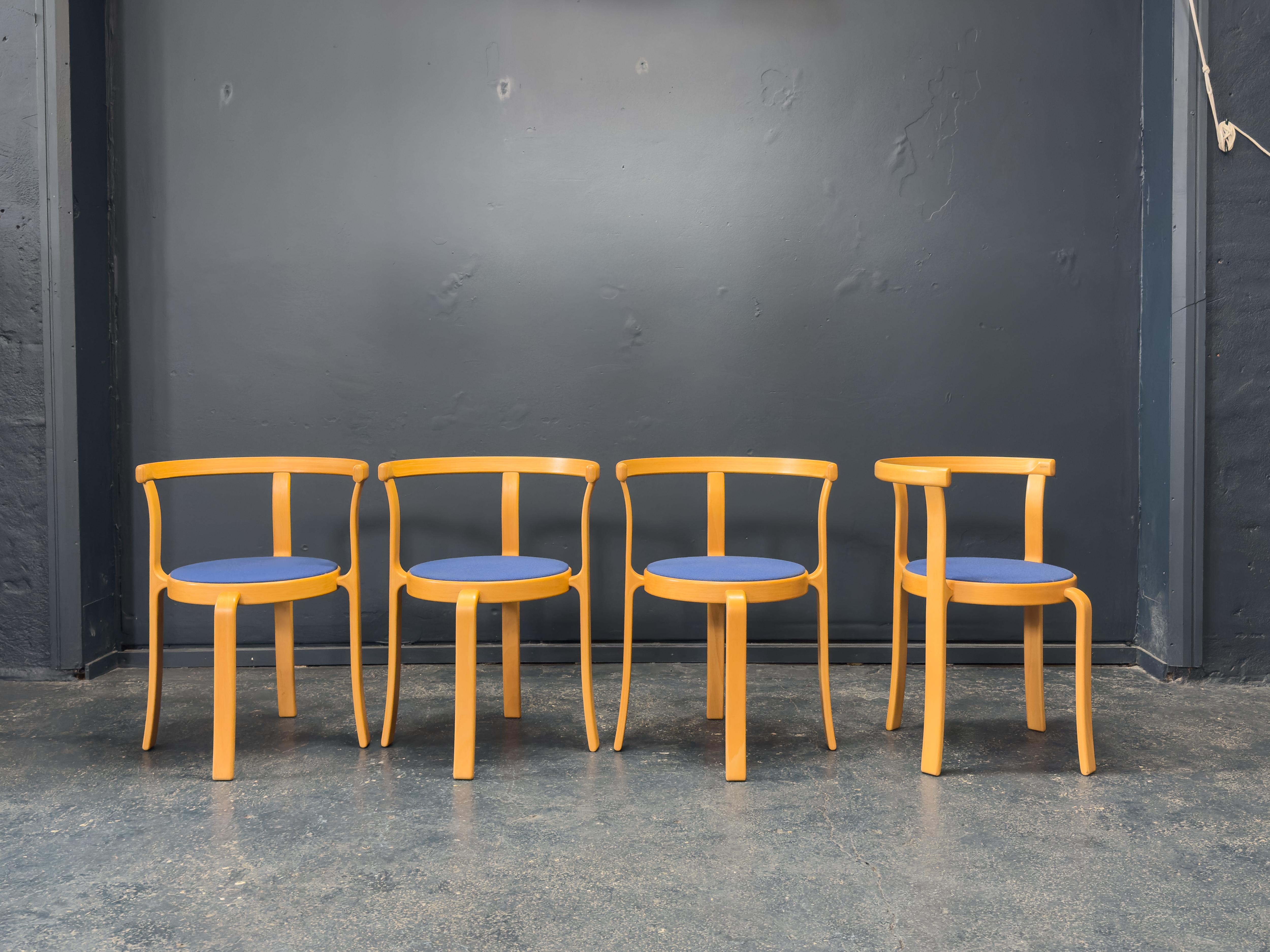 Mid-Century moderno Sedie da pranzo impilabili Model 8000 di Rud Thygesen e Johnny Sørensen in vendita