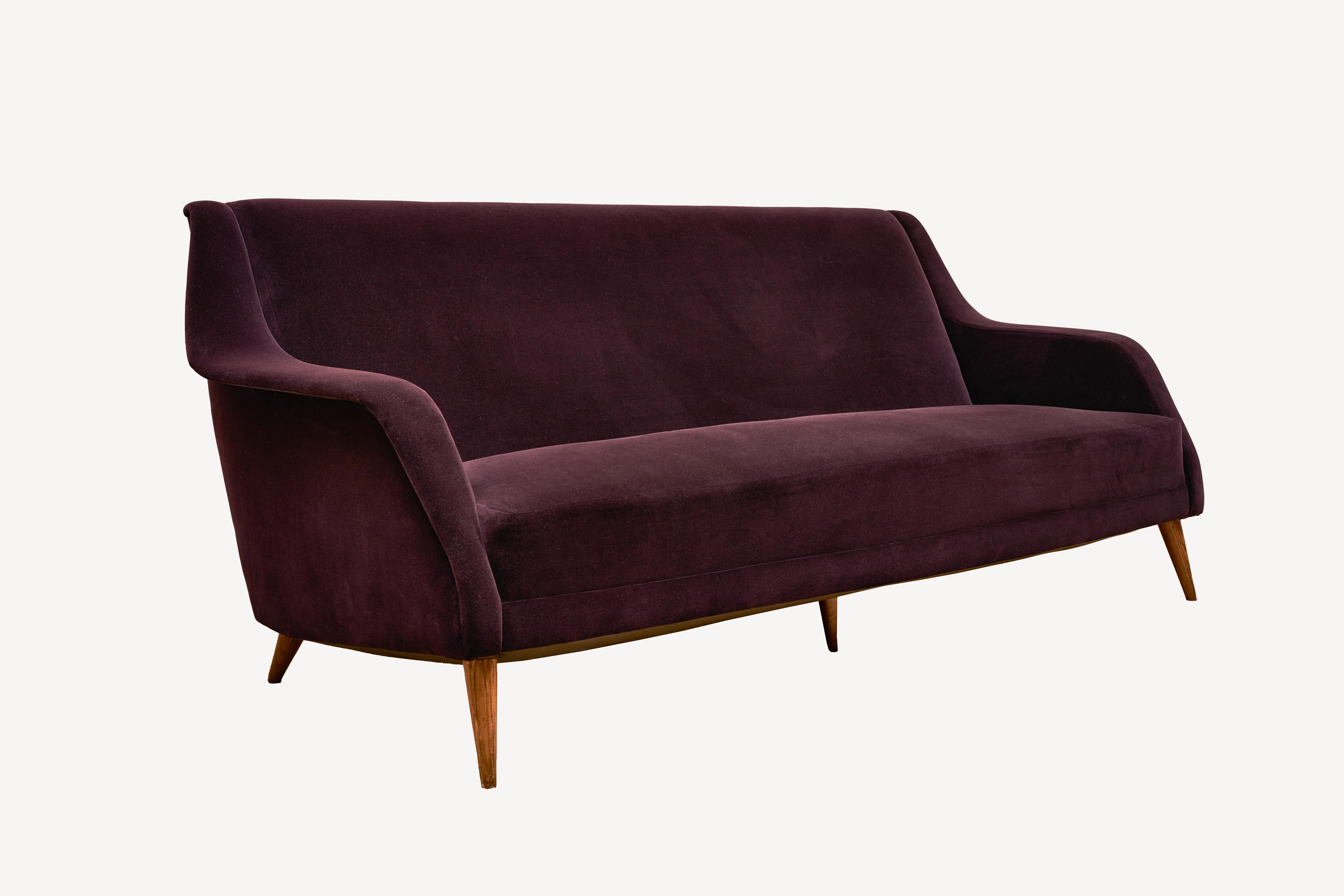 Model 802 Sofa designed by Carlo de Carli, by Cassina, Italy 1954 In Good Condition In New York, NY