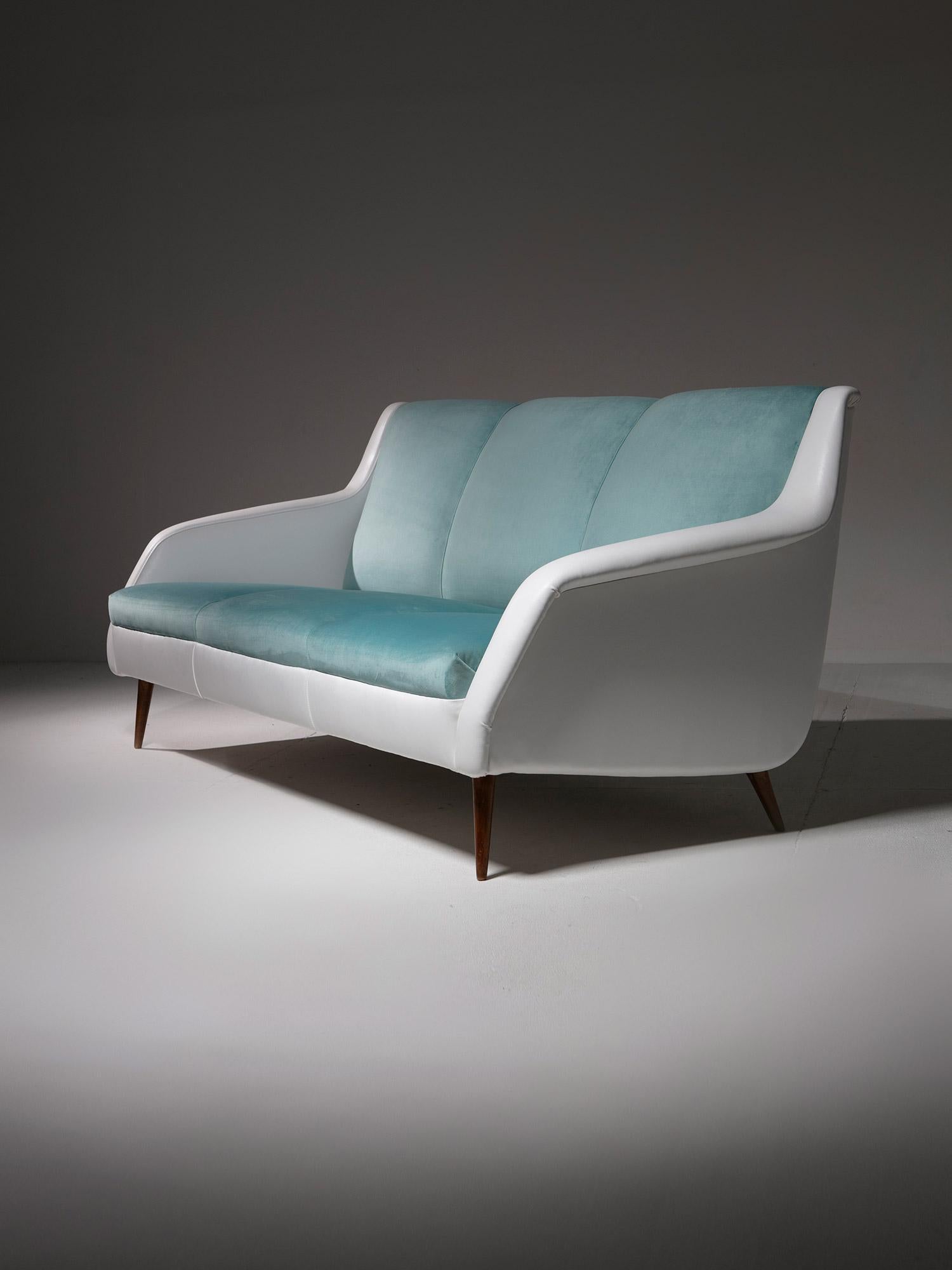 Sofa Modell 802 von Carlo De Carli für Cassina.
