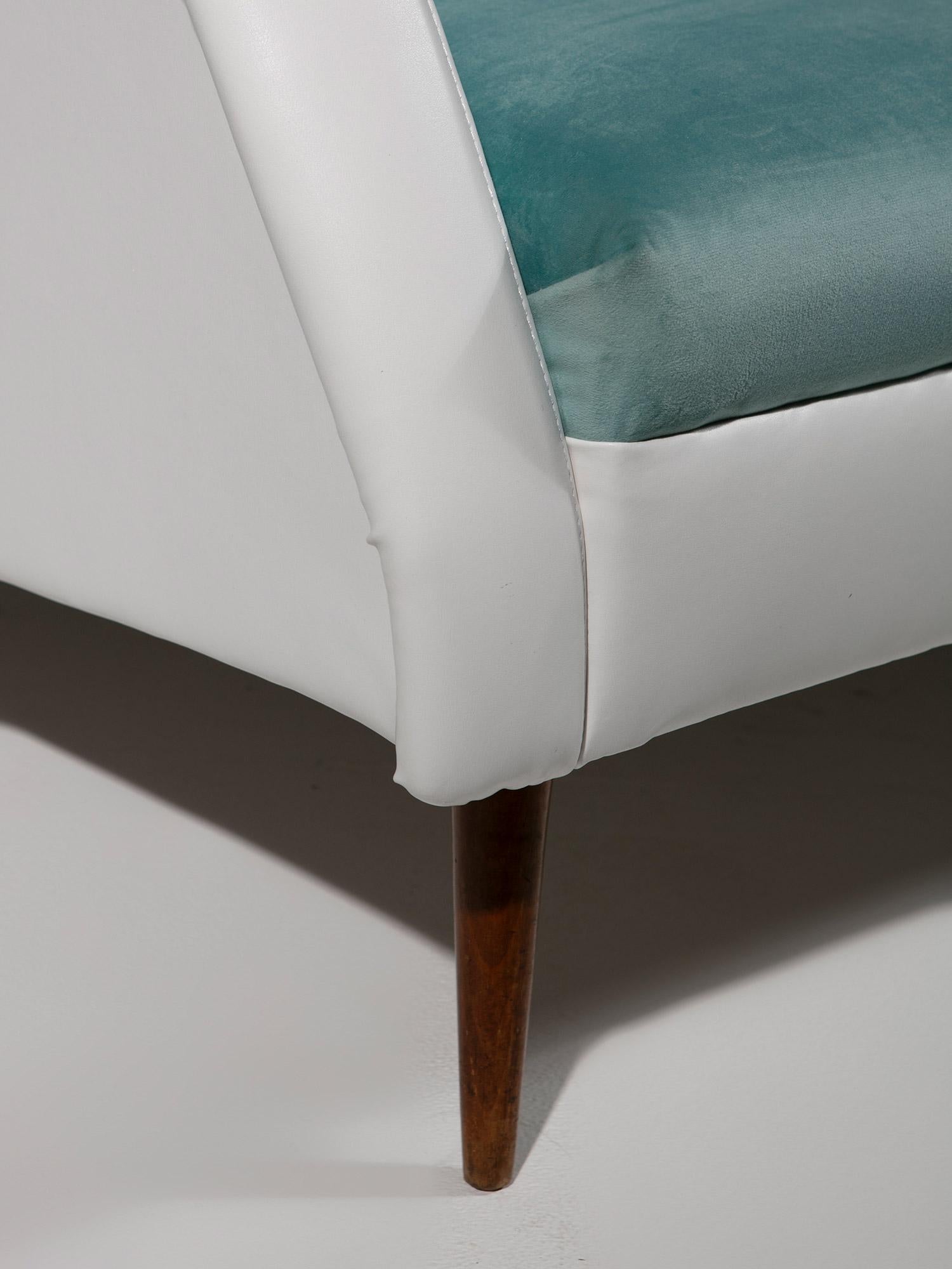 Carlo De Carli-Sofa Modell 802 in Weiß und Azurblau für Cassina, Italien, 1950er Jahre im Angebot 1