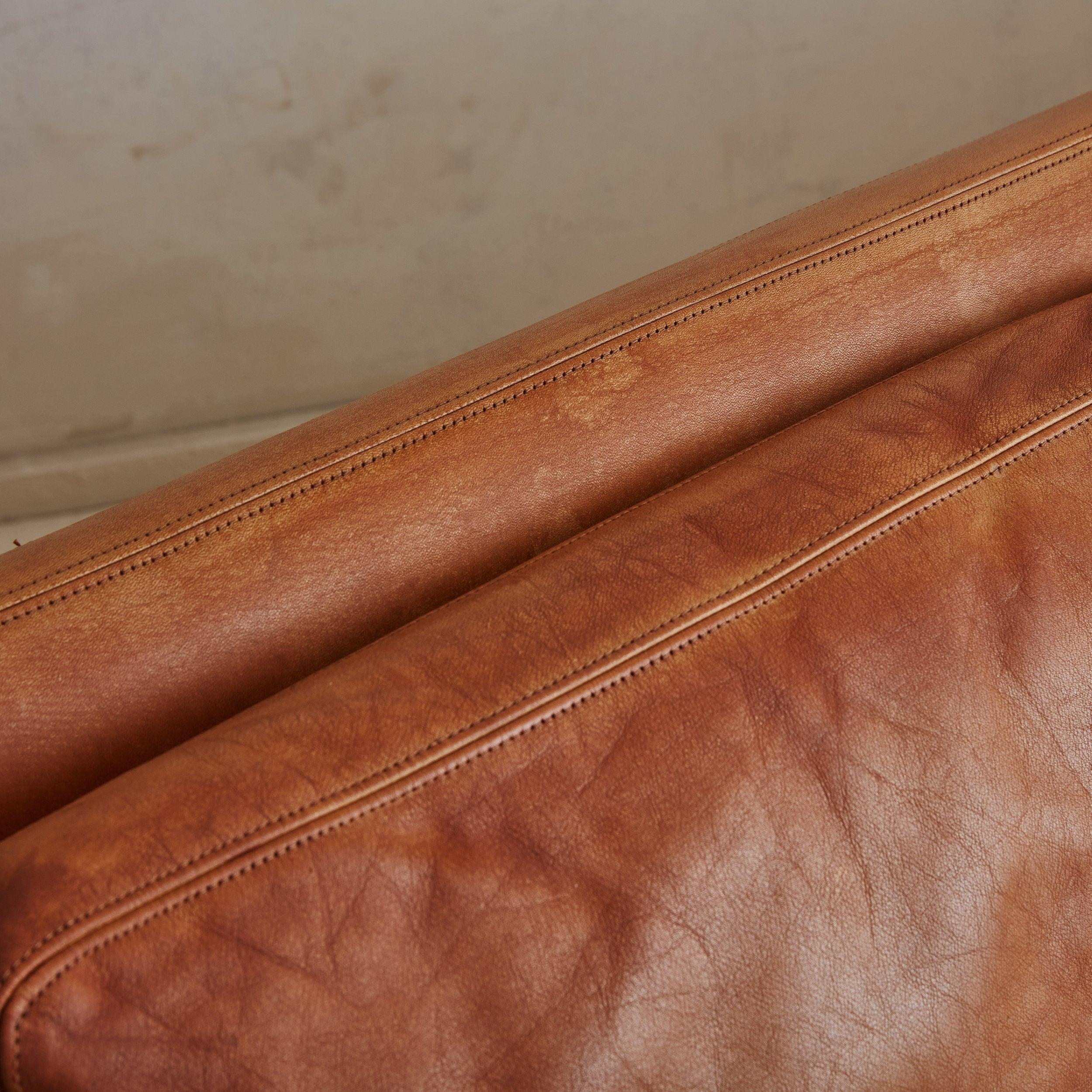 Model 807' Cognac Leather Sofa by Frederik Kayser for Vatne Møbler, Norway 1960s 2