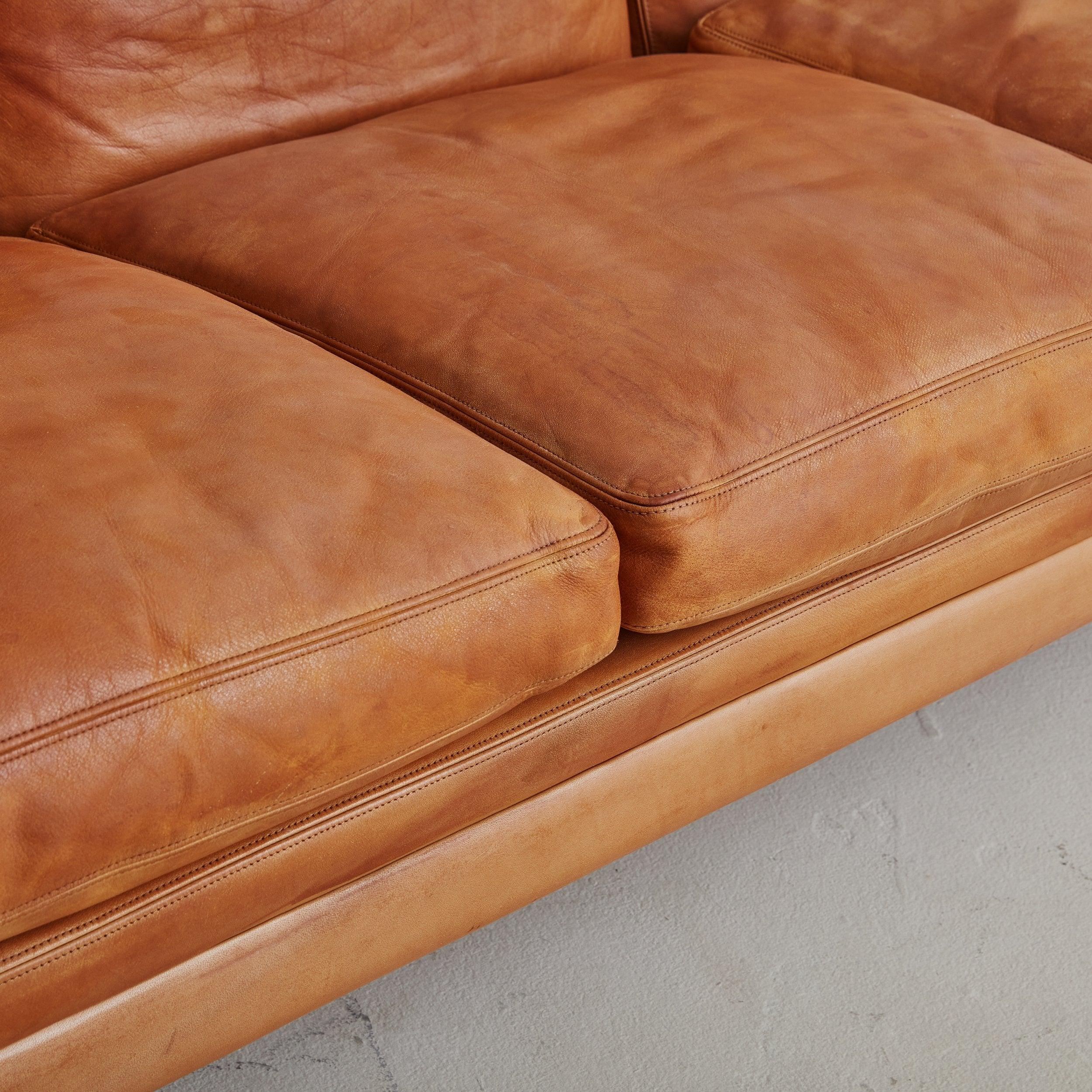 Model 807' Cognac Leather Sofa by Frederik Kayser for Vatne Møbler, Norway 1960s 3