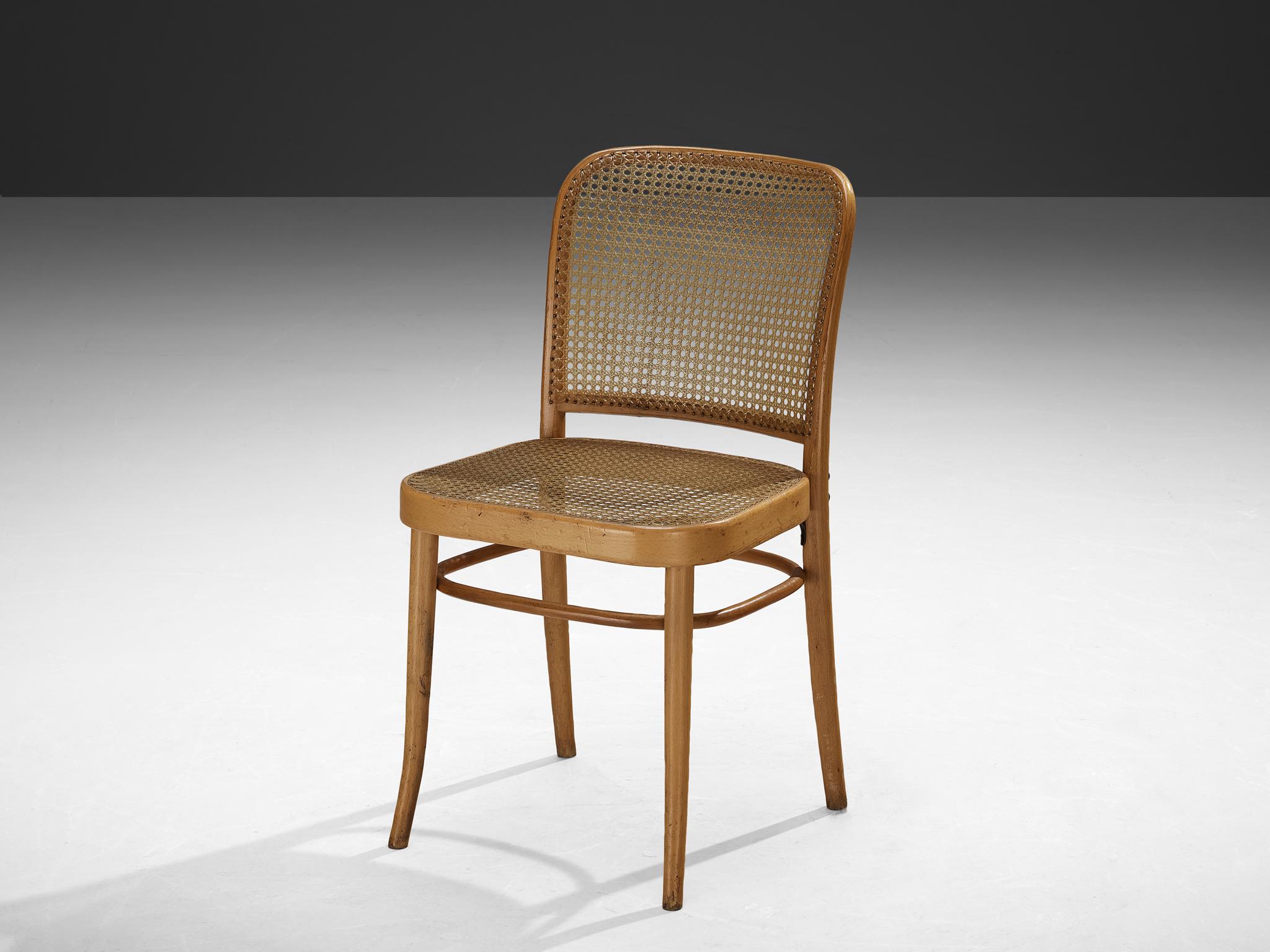 Chaises de salle à manger modèle 811 de TON en vente 6