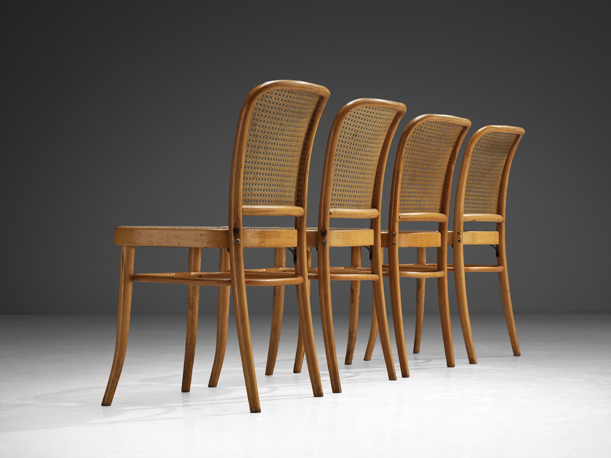 Milieu du XXe siècle Chaises de salle à manger modèle 811 de TON en vente