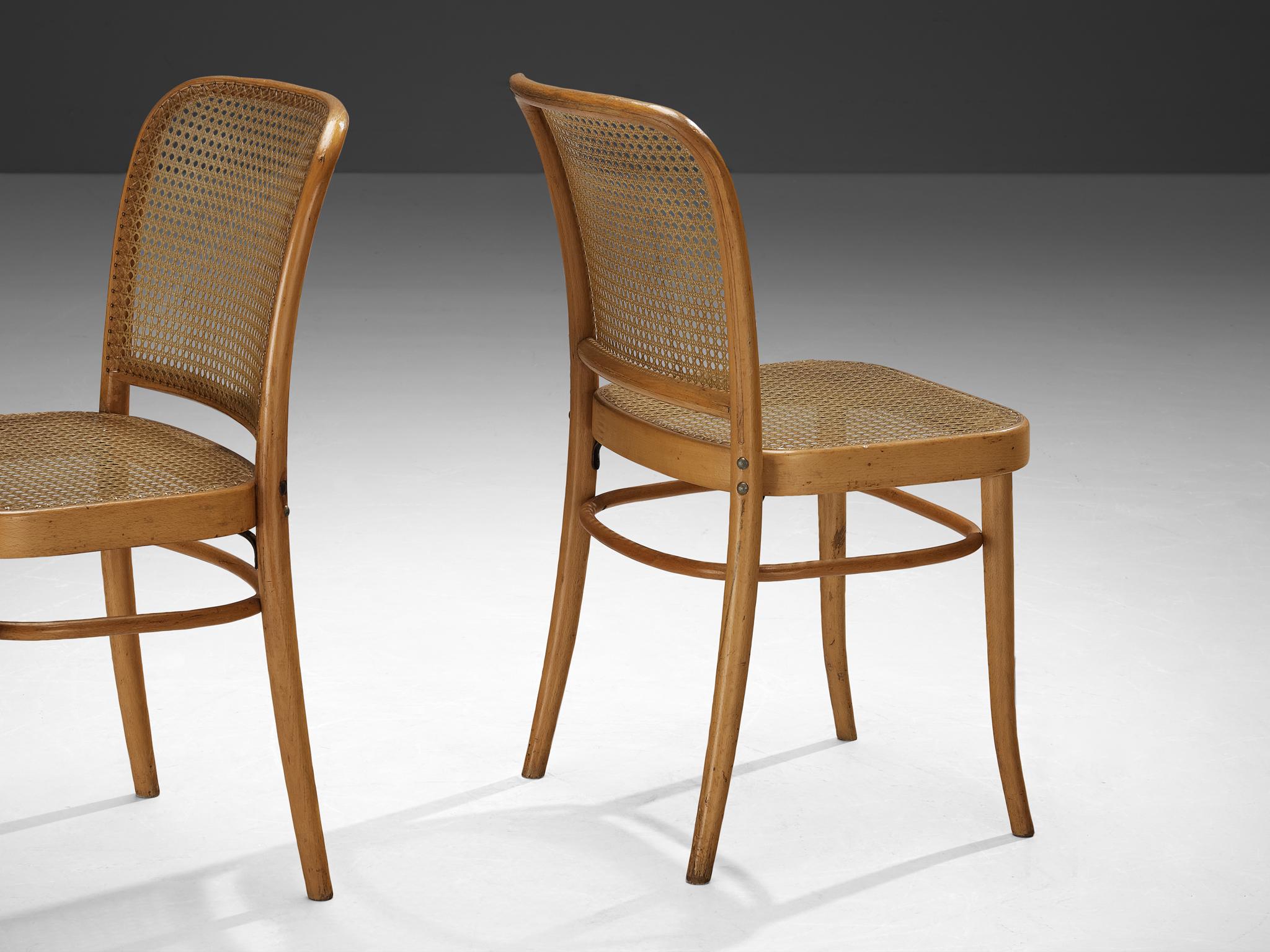 Plastique Chaises de salle à manger modèle 811 de TON en vente