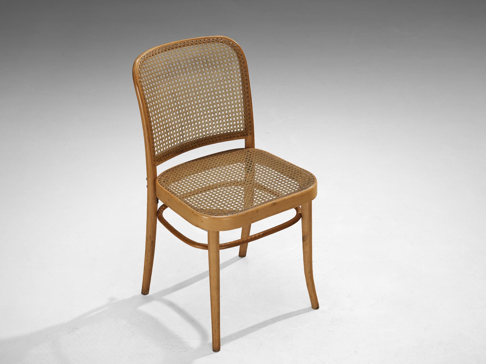 Chaises de salle à manger modèle 811 de TON en vente 2