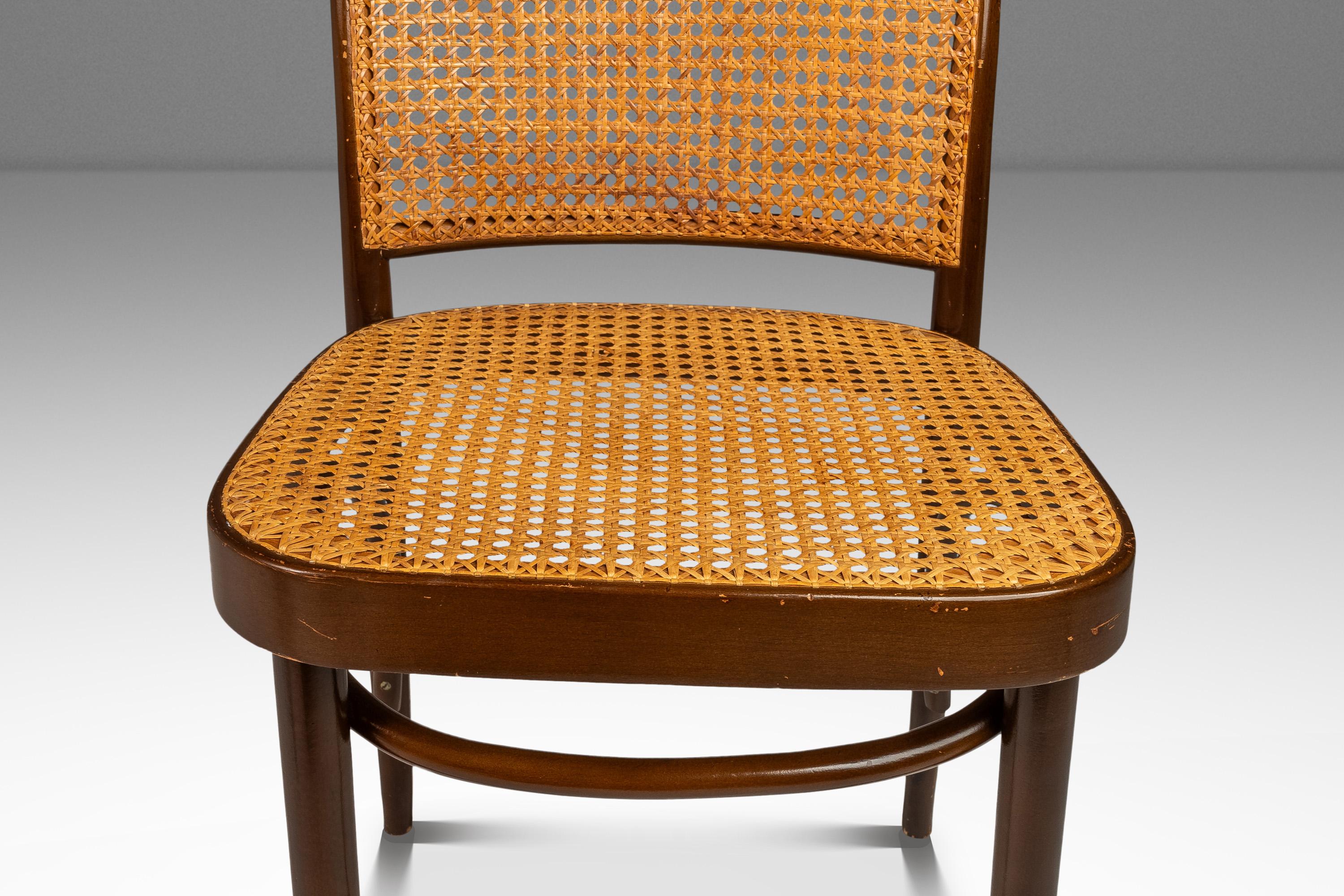 Chaise d'appoint modèle 811, Josef Frank, Stendig avec assise et dossier en rotin, Pologne, c.C. 1960. en vente 4