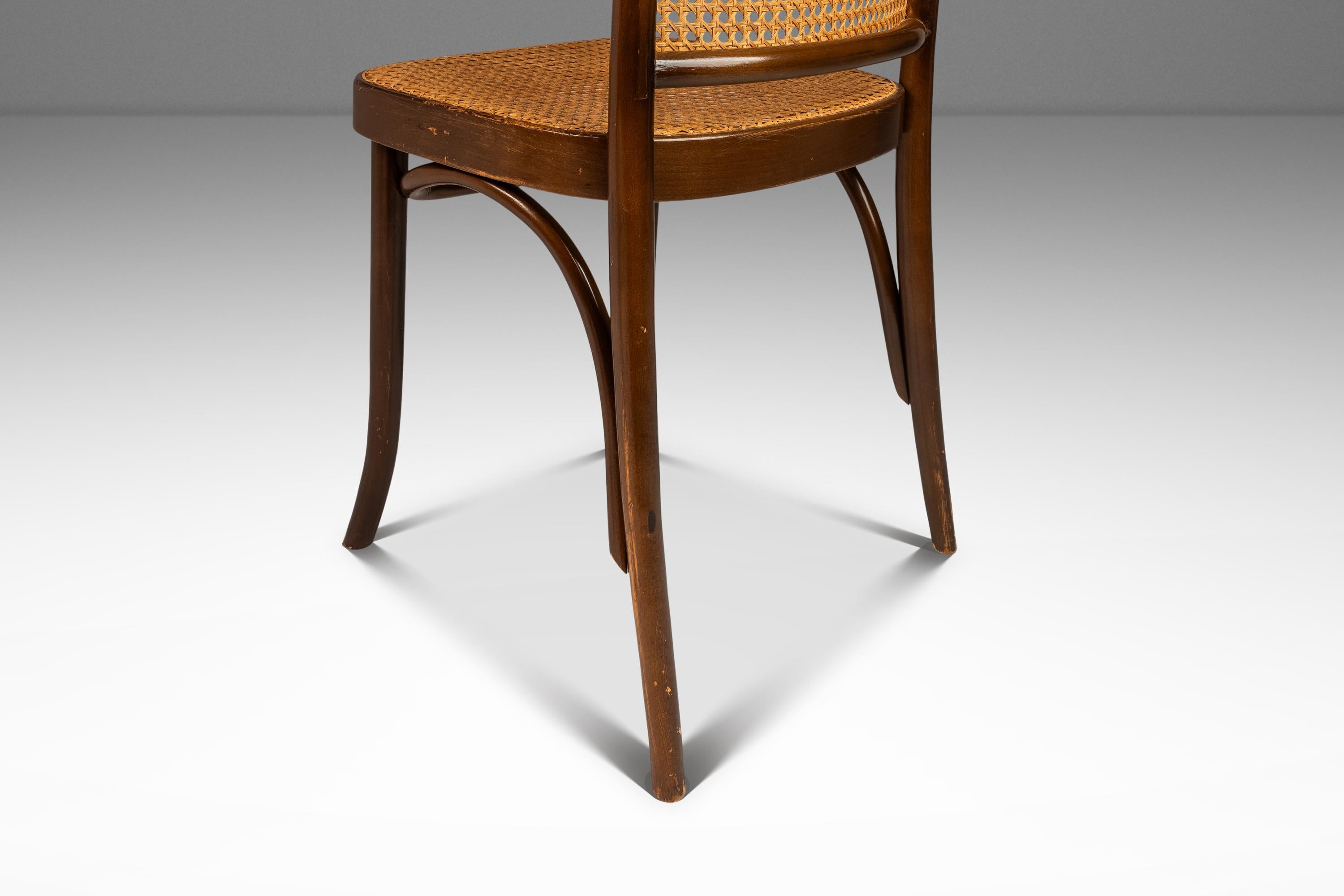 Chaise d'appoint modèle 811, Josef Frank, Stendig avec assise et dossier en rotin, Pologne, c.C. 1960. en vente 5
