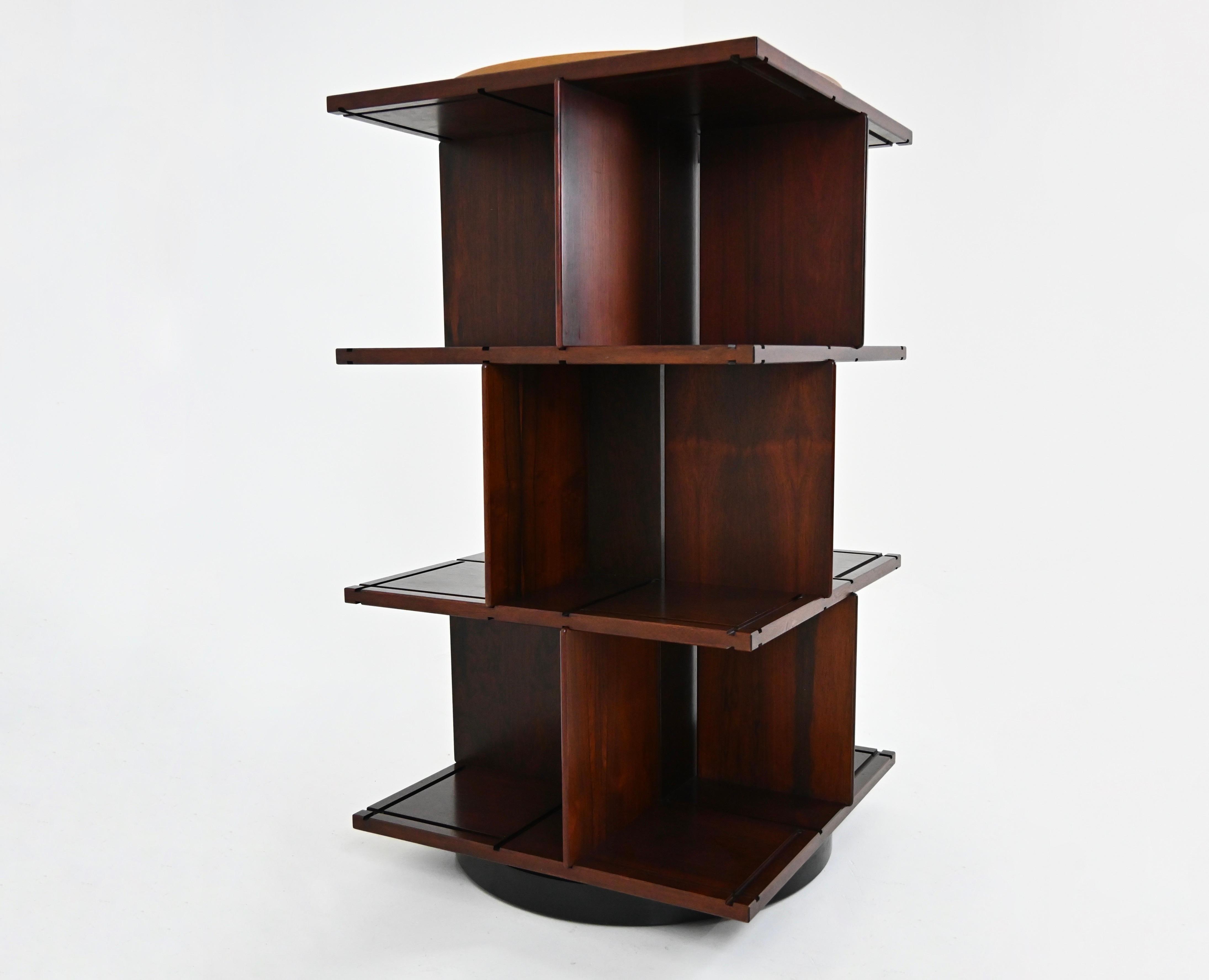 Model No. 823 Bücherregal von Gianfranco Frattini für Bernini, 1963 (Mitte des 20. Jahrhunderts) im Angebot