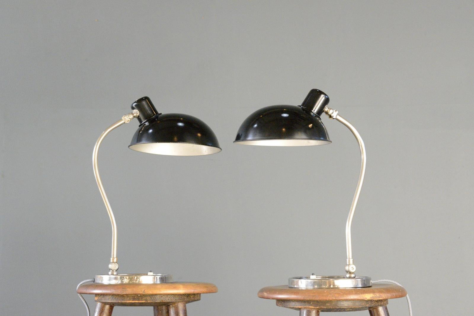 Bauhaus Modèle 842 Lampes de table par Hala Circa 1930s en vente