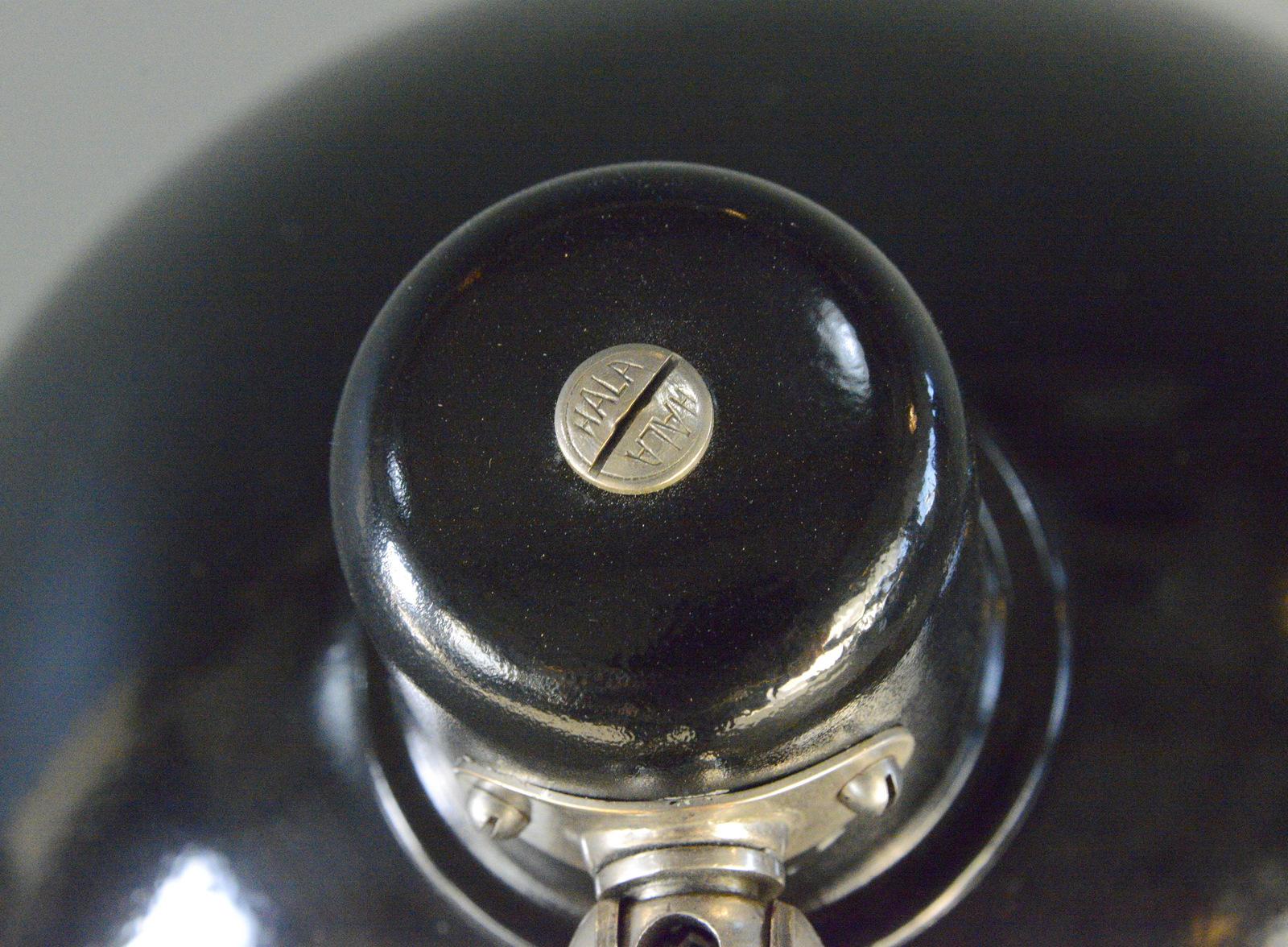 Acier Modèle 842 Lampes de table par Hala Circa 1930s en vente